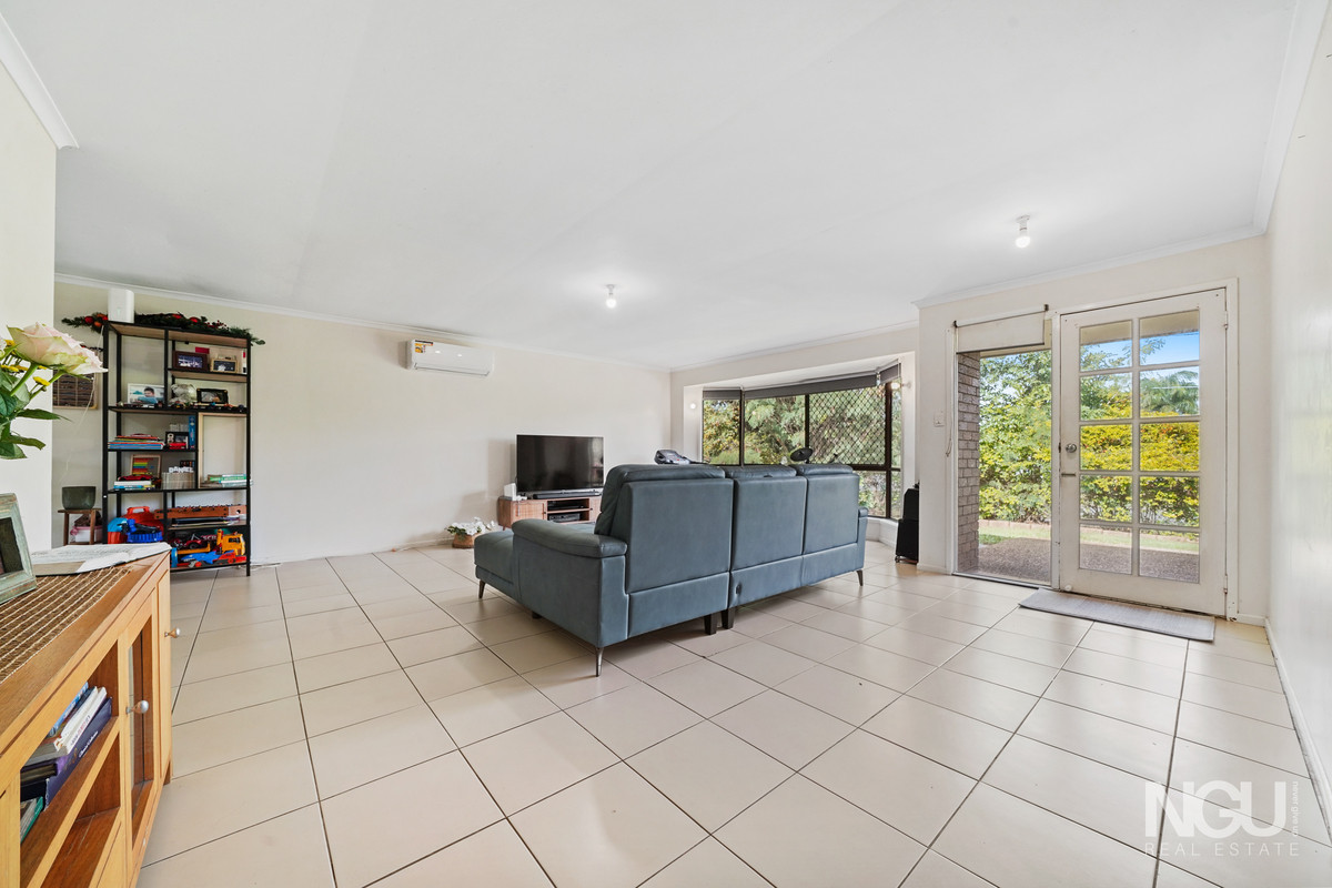 10 EMPEROR COURT, Kingston QLD 4114 - Image 3
