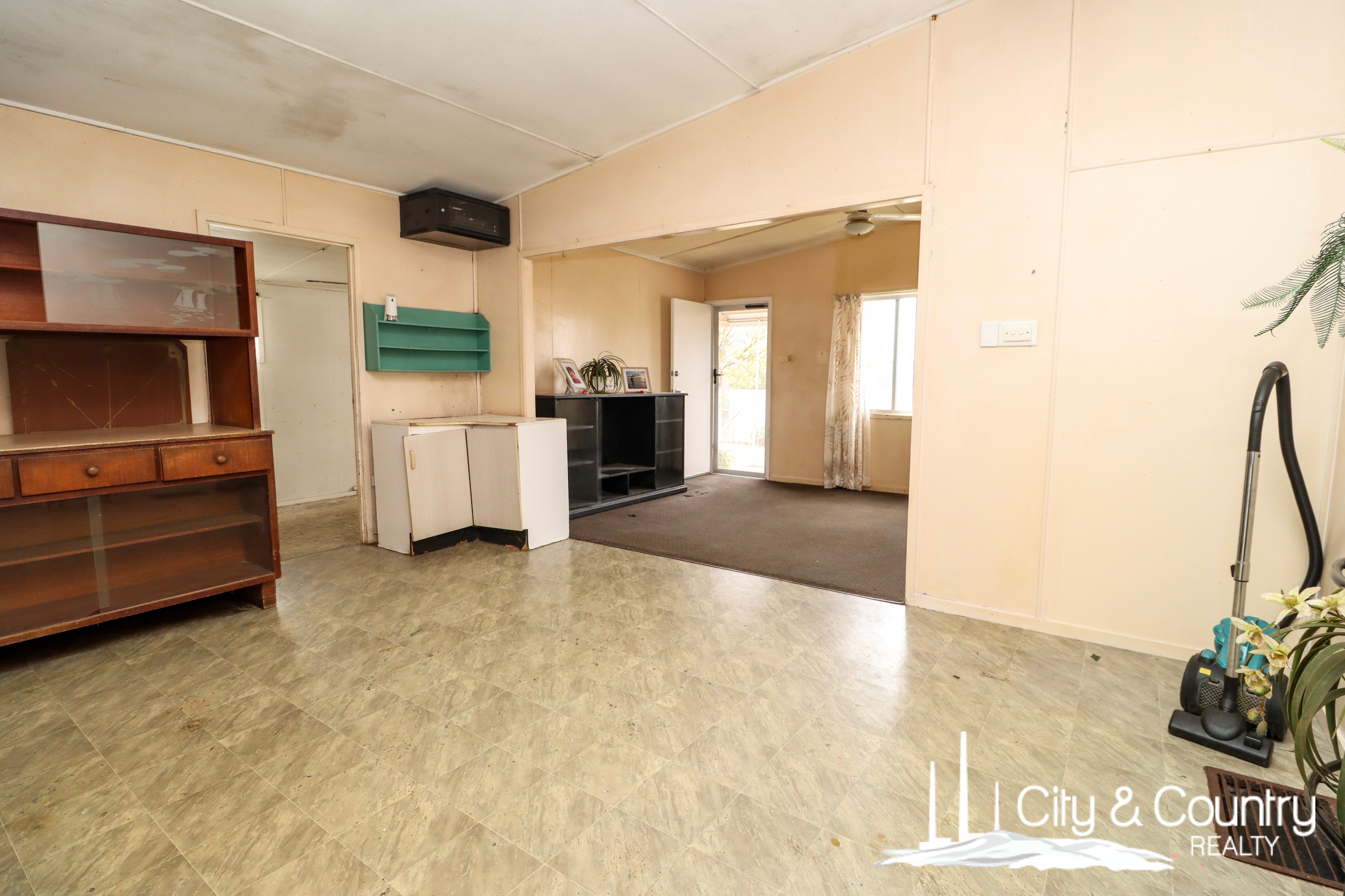67 Second Avenue, Happy Valley, QLD 4825 - Image 4
