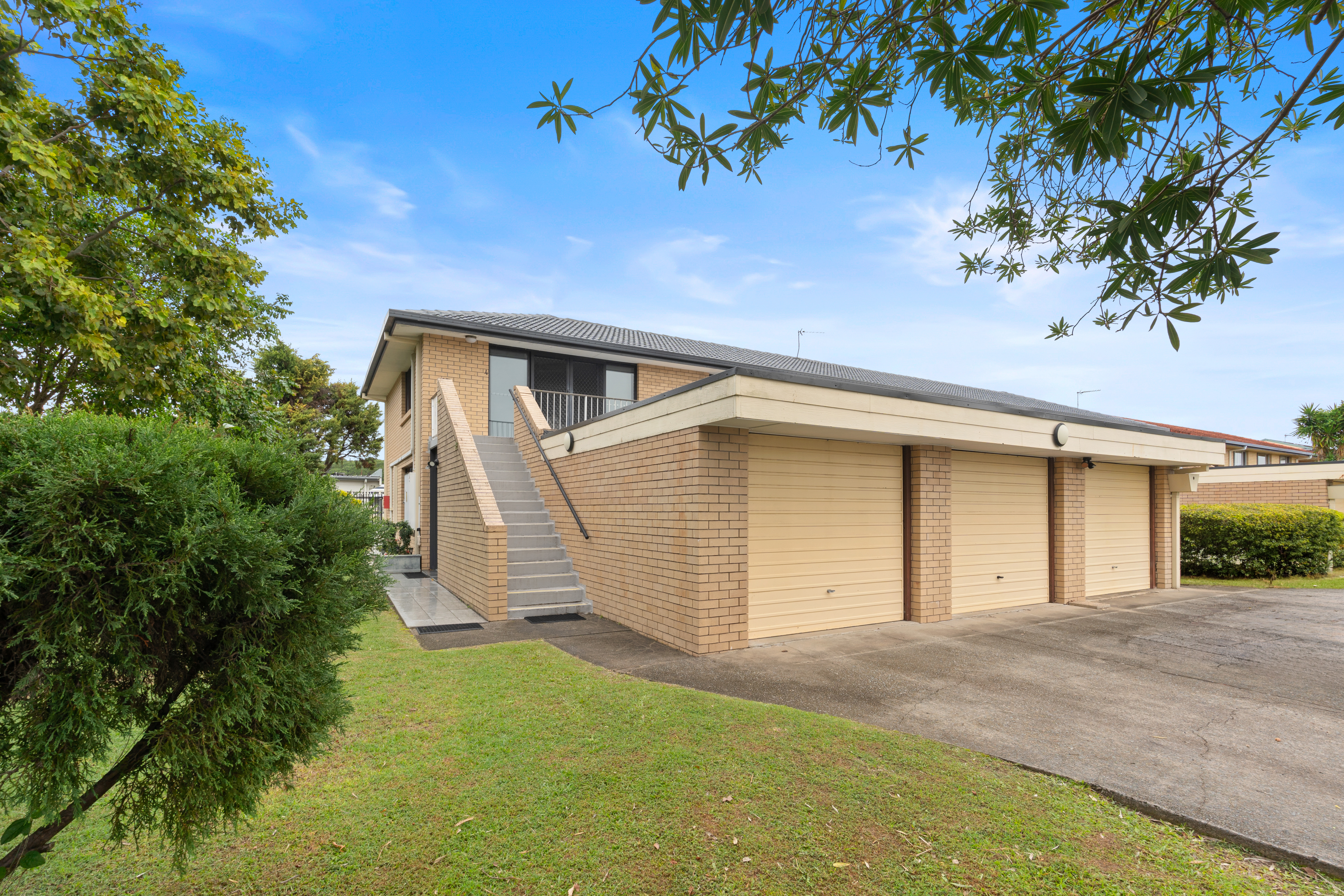 2-bedroom unit at 4 40 OCEANIC DRIVE, MERMAID WATERS QLD 4218, Gold Coast, Queensland