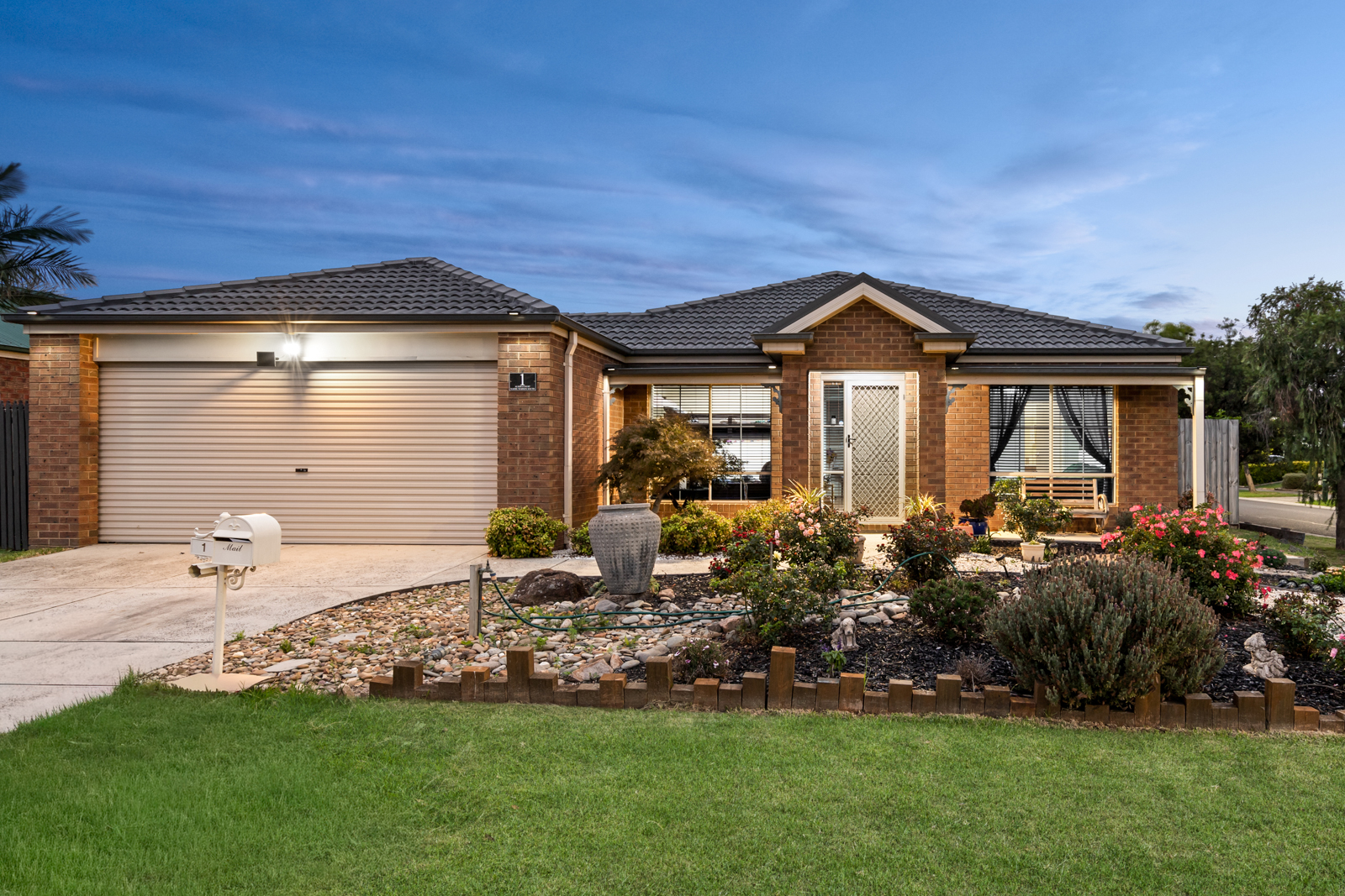 1 ALKIRA COURT, Narre Warren South VIC 3805 - Image 1