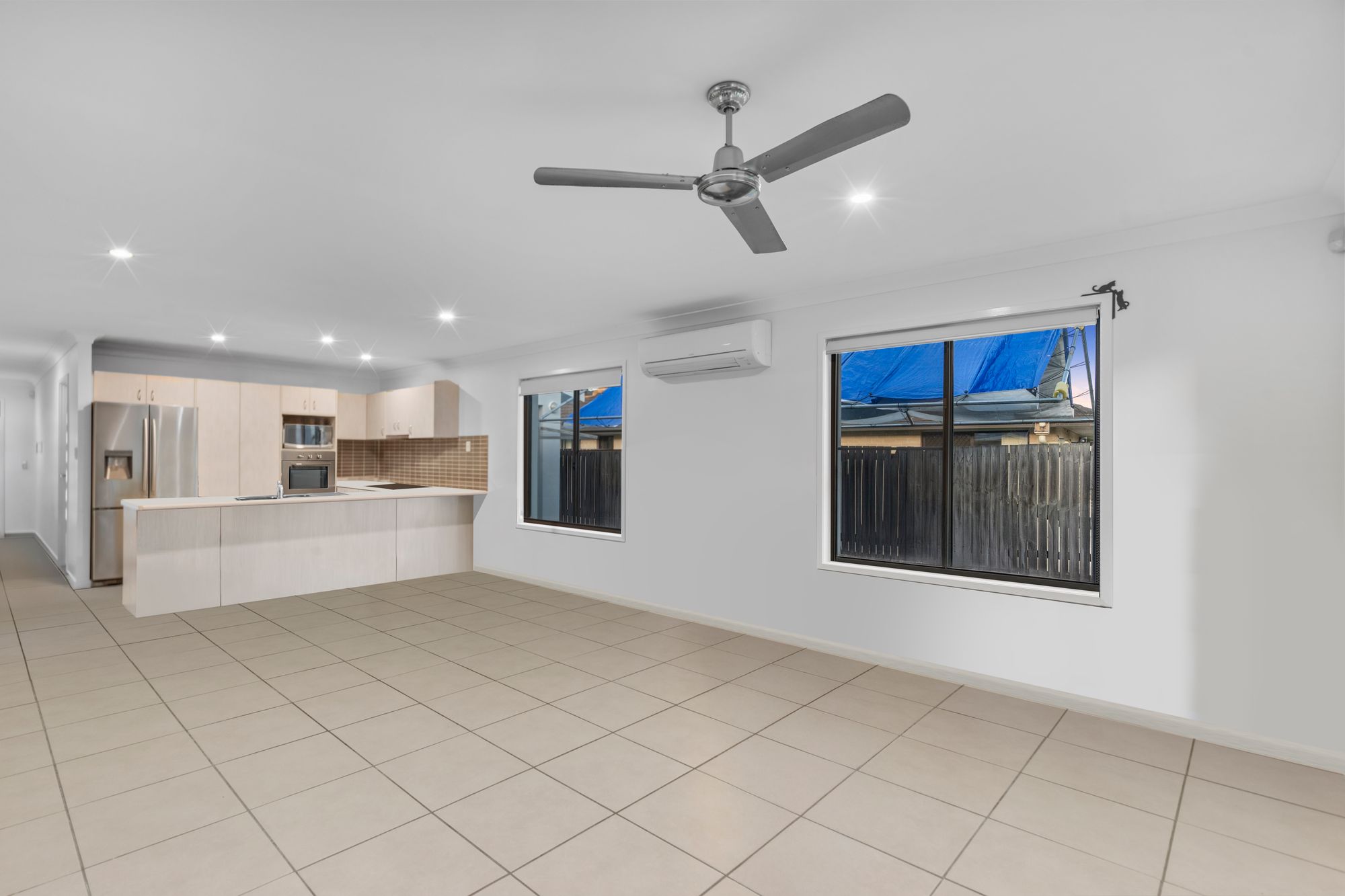 44 WYNDHAM CIRCUIT, Holmview QLD 4207 - Image 4