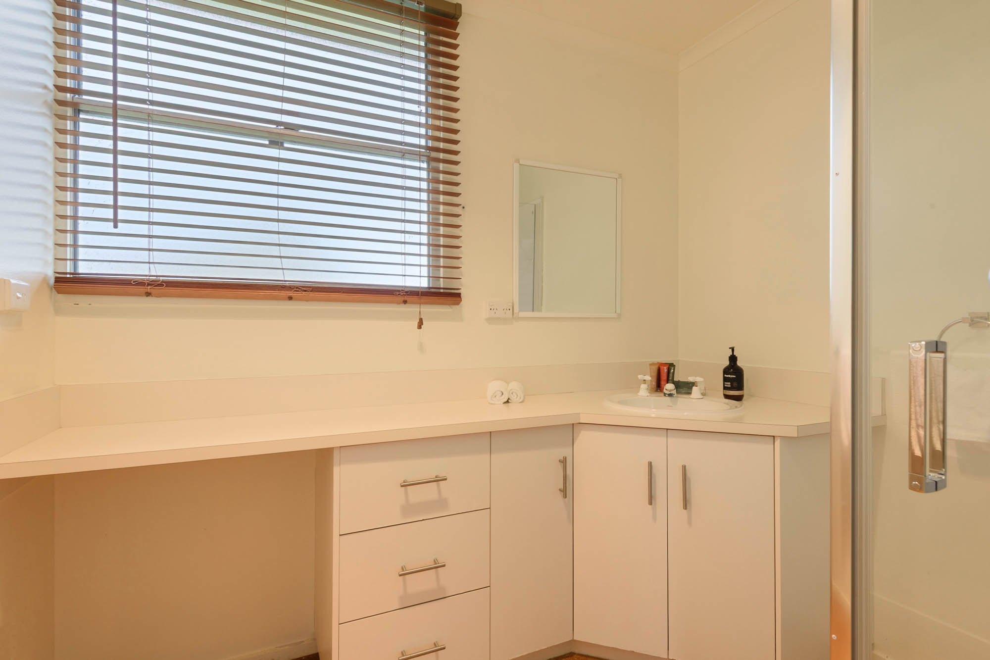 4-bedroom unit at 9 - 11 Meredith Street, Strahan, Tas, 7468, West Coast, Tasmania