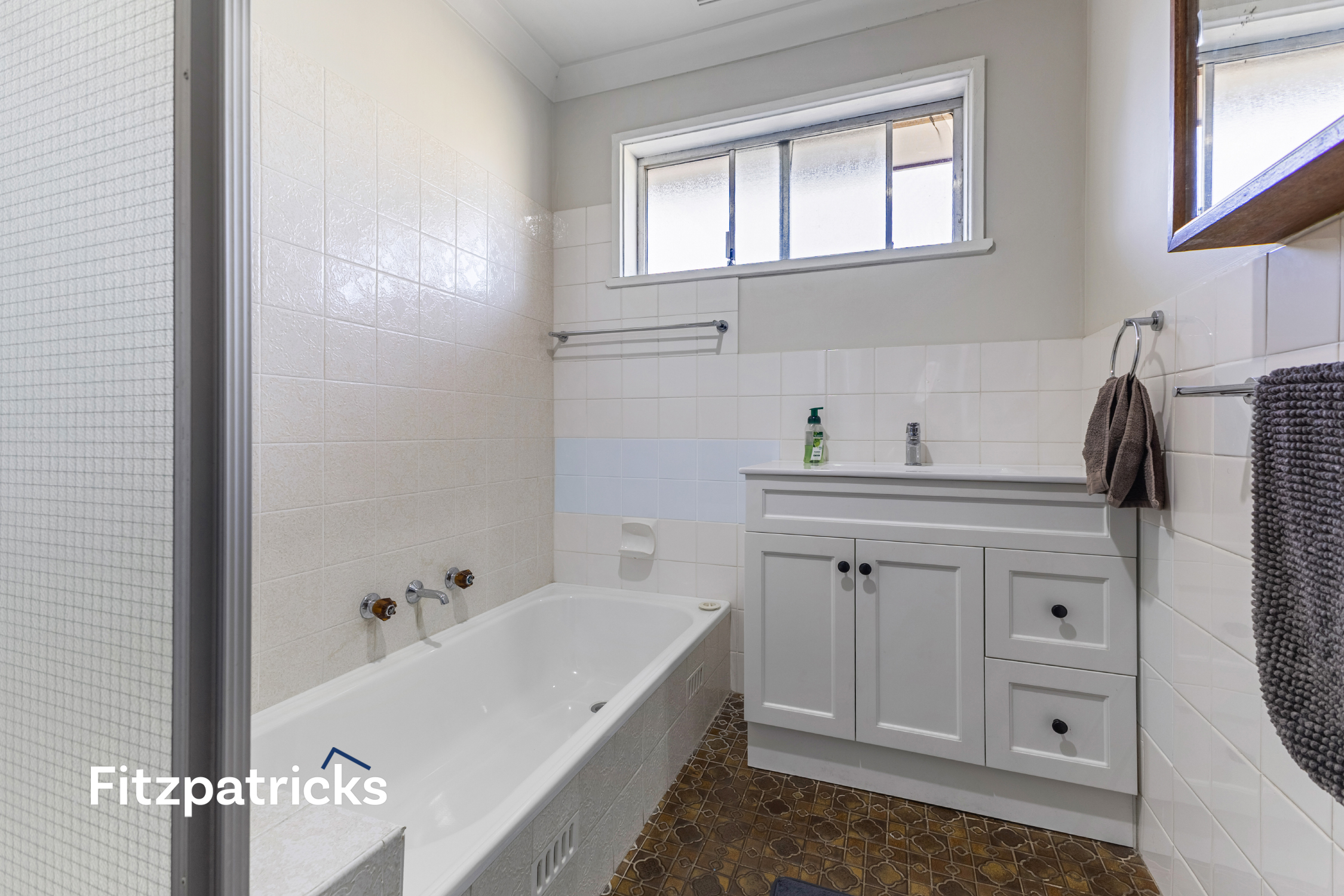 54 Geneva Crescent, Lake Albert, NSW 2650 - Image 6