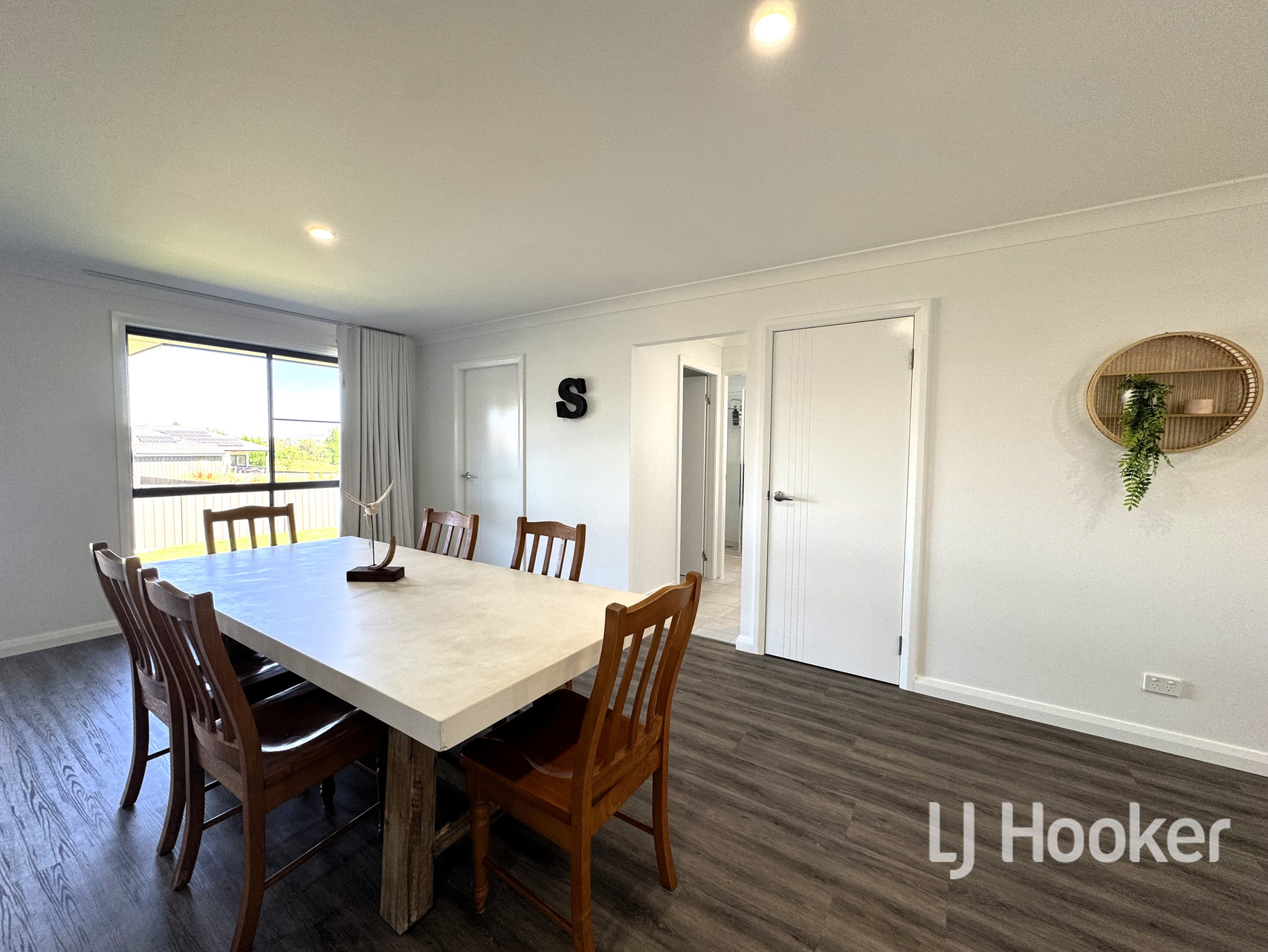 6-bedroom unit at 102 MOORE STREET, Inverell NSW 2360, Inverell, New South Wales