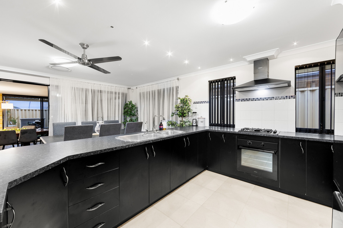 28 ARDGLASS GARDENS, Ridgewood WA 6030 - Image 8