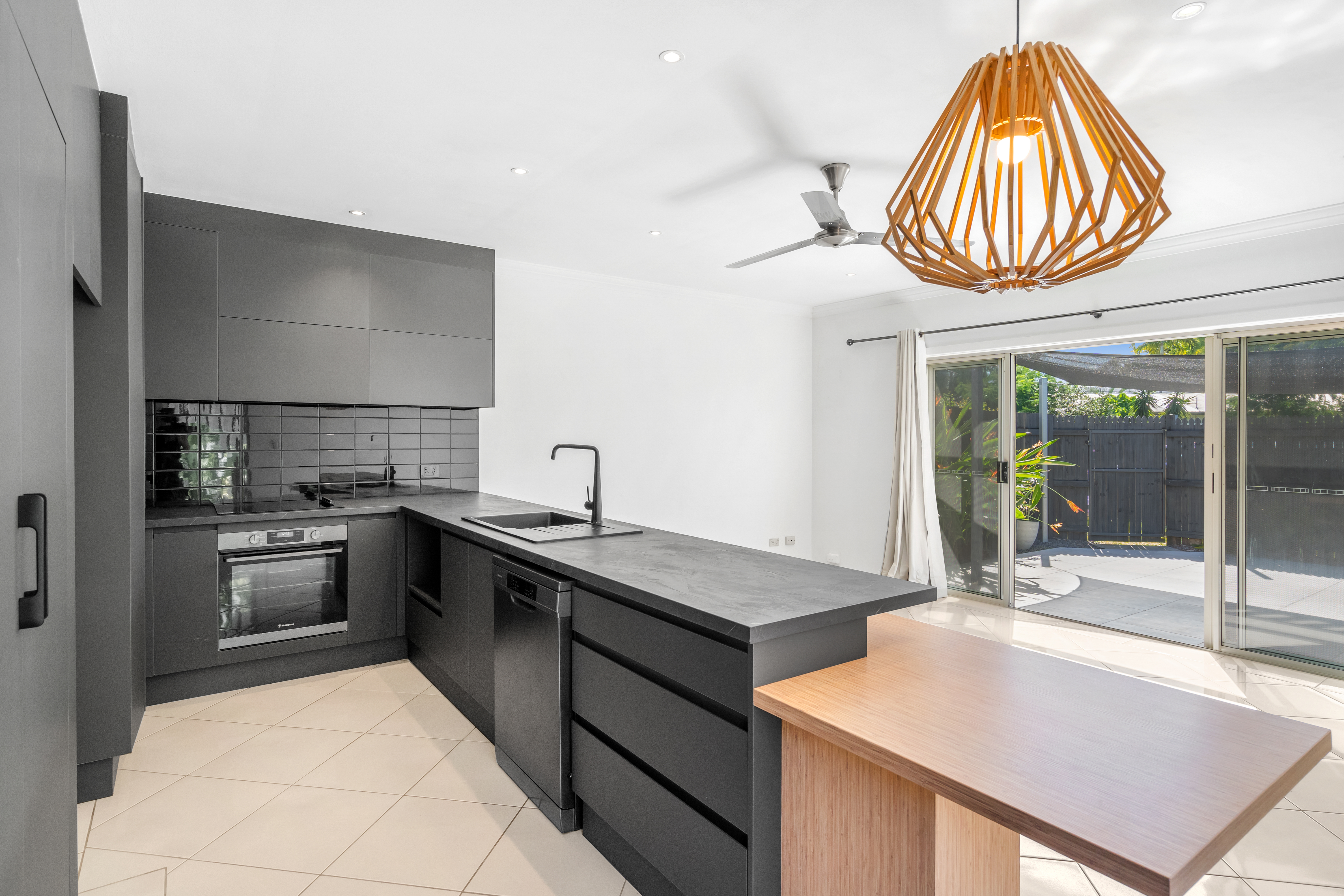 18 184-190 GATTON STREET, MANUNDA QLD 4870 - Image 1