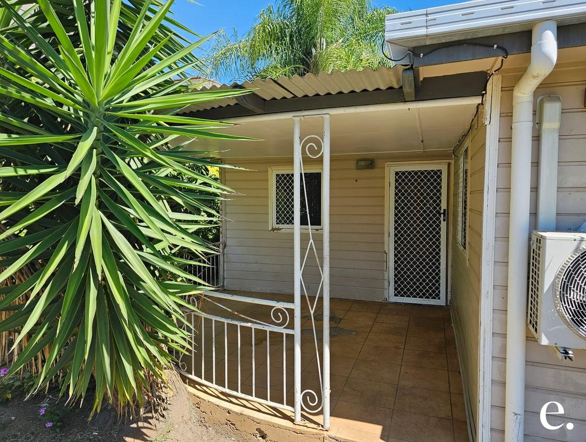 27 WILLIAMSON STREET, West Gladstone QLD 4680 - Image 4