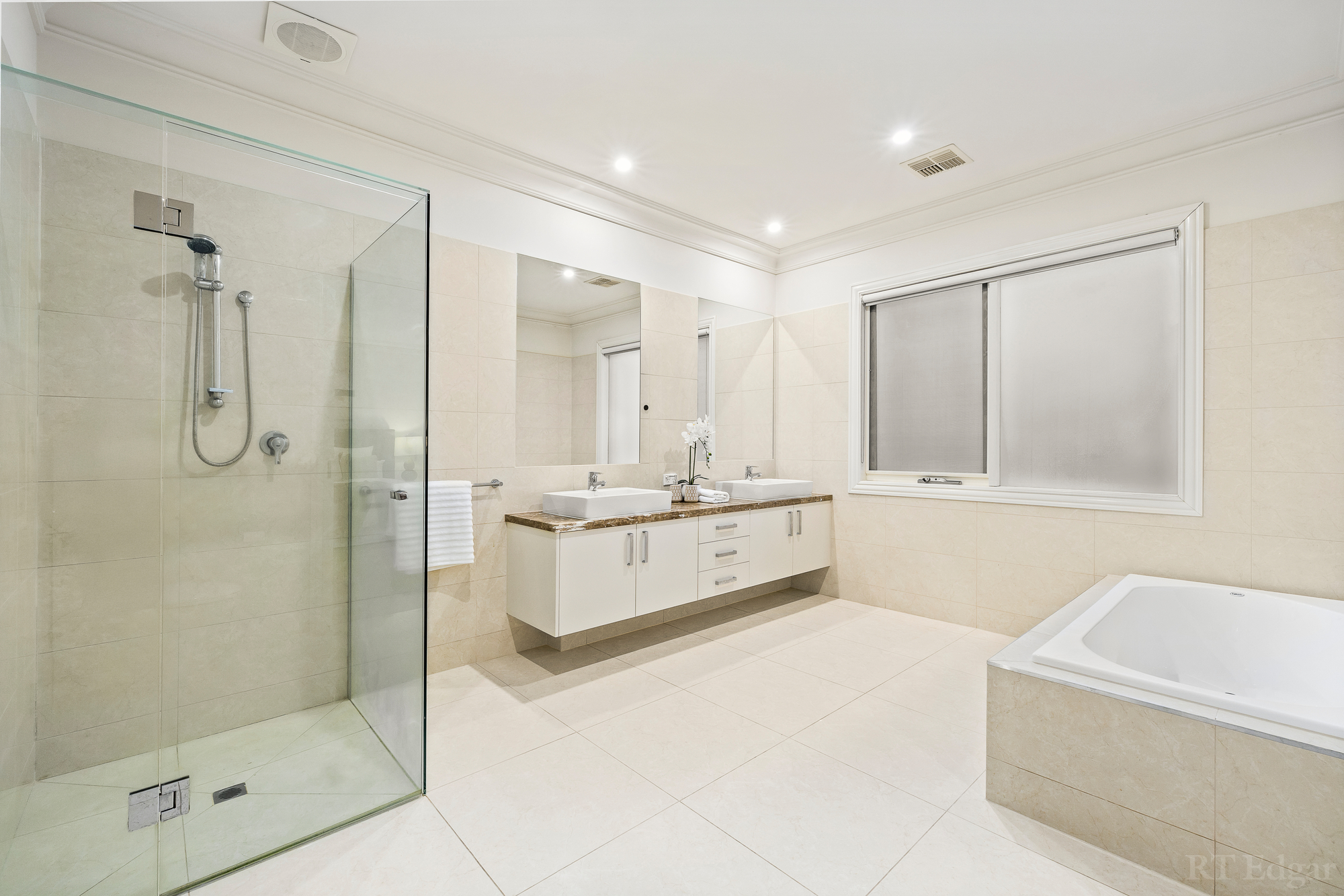 6-bedroom house at 16 Hertford Crescent, Balwyn, VIC 3103, Boroondara, Victoria