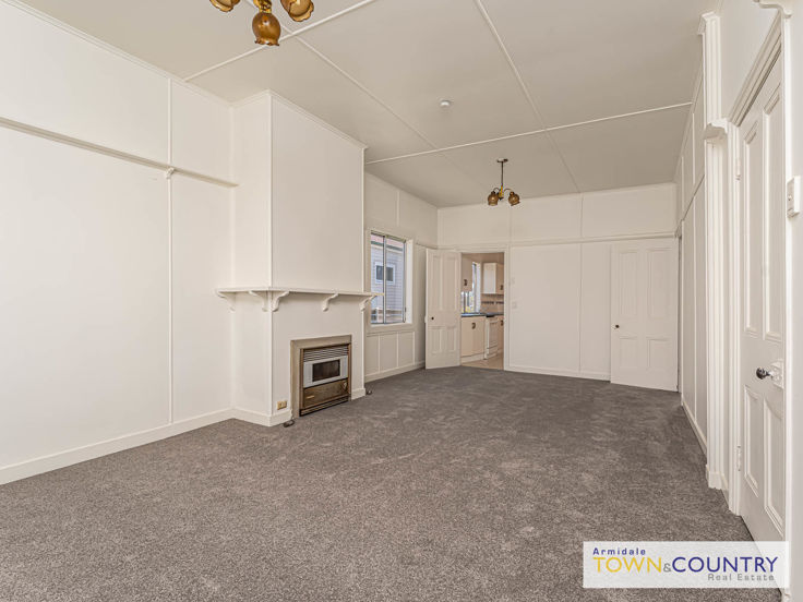 211 BROWN STREET, Armidale NSW 2350 - Image 3