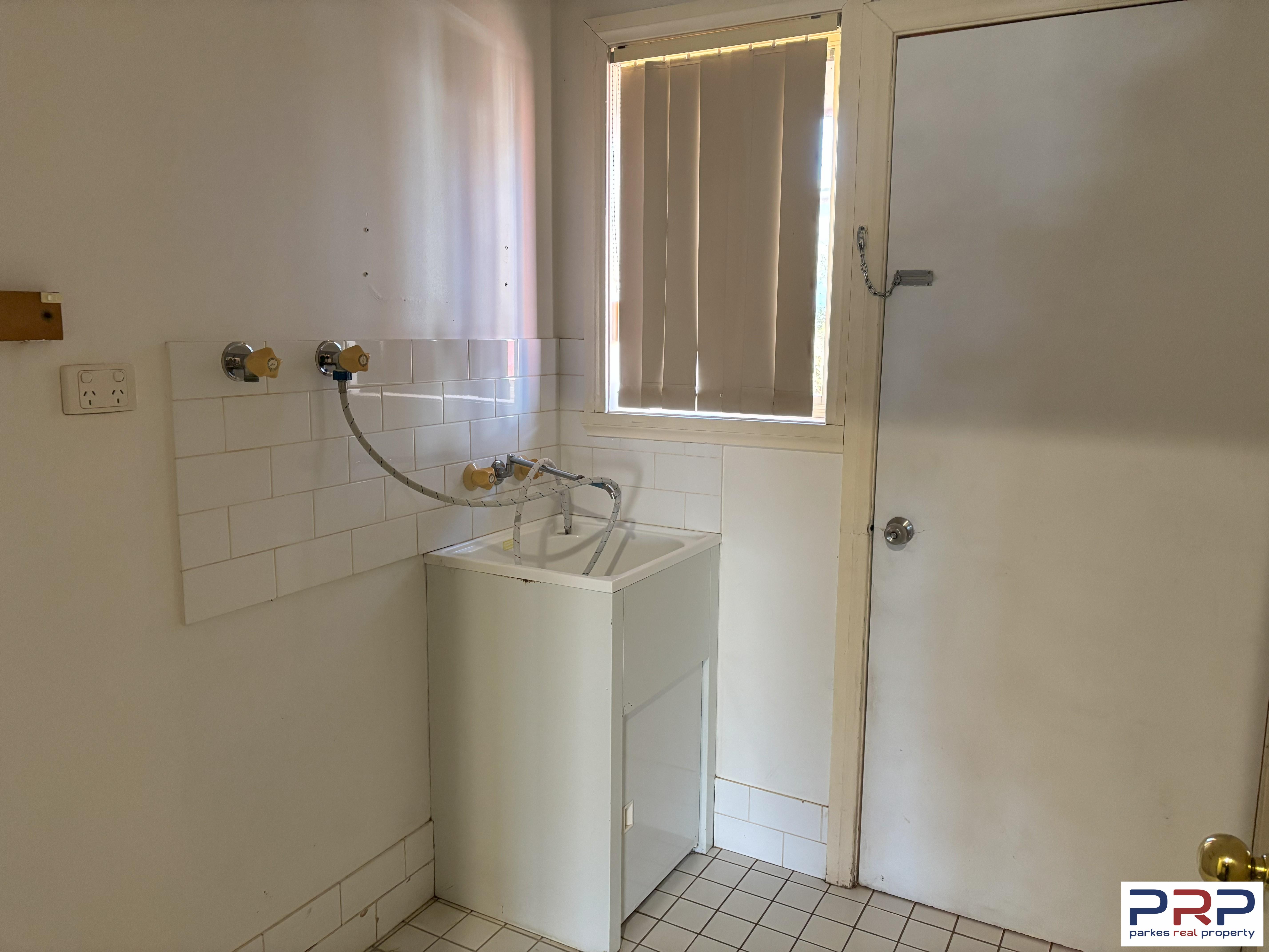 3-bedroom house at 1/4 Friendship Place, Parkes, NSW 2870, Parkes, New South Wales