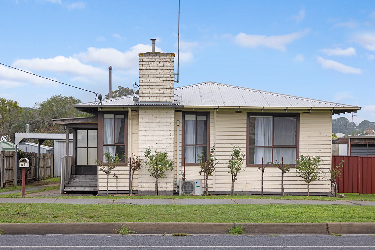 41 BREE ROAD, Hamilton VIC 3300 - Image 1
