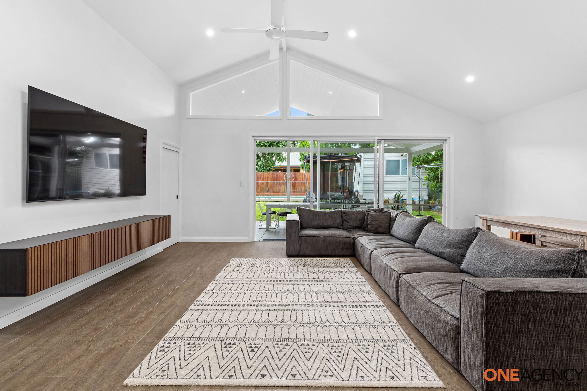 38 Captain Cook Drive, Caringbah, NSW 2229 - Image 3