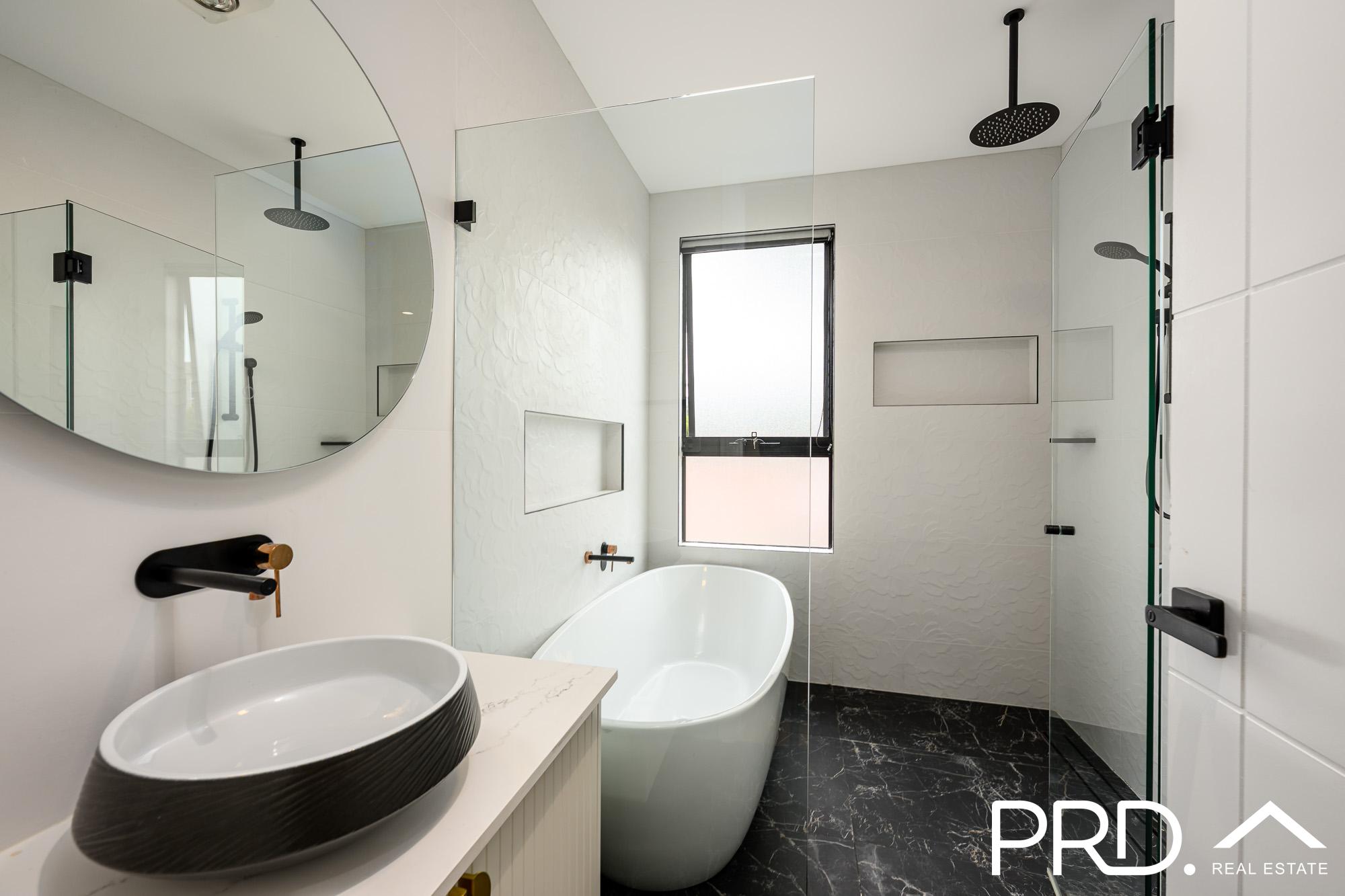 106 Thomas Street, Picnic Point, NSW 2213 - Image 6