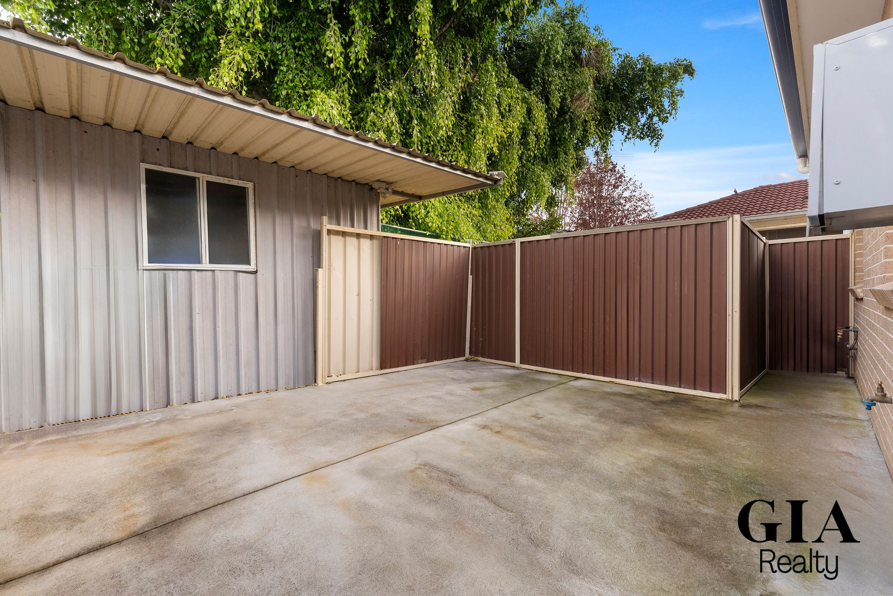 5-bedroom house at 12 Kimberley Crescent, Fairfield West, NSW 2165, Fairfield, New South Wales