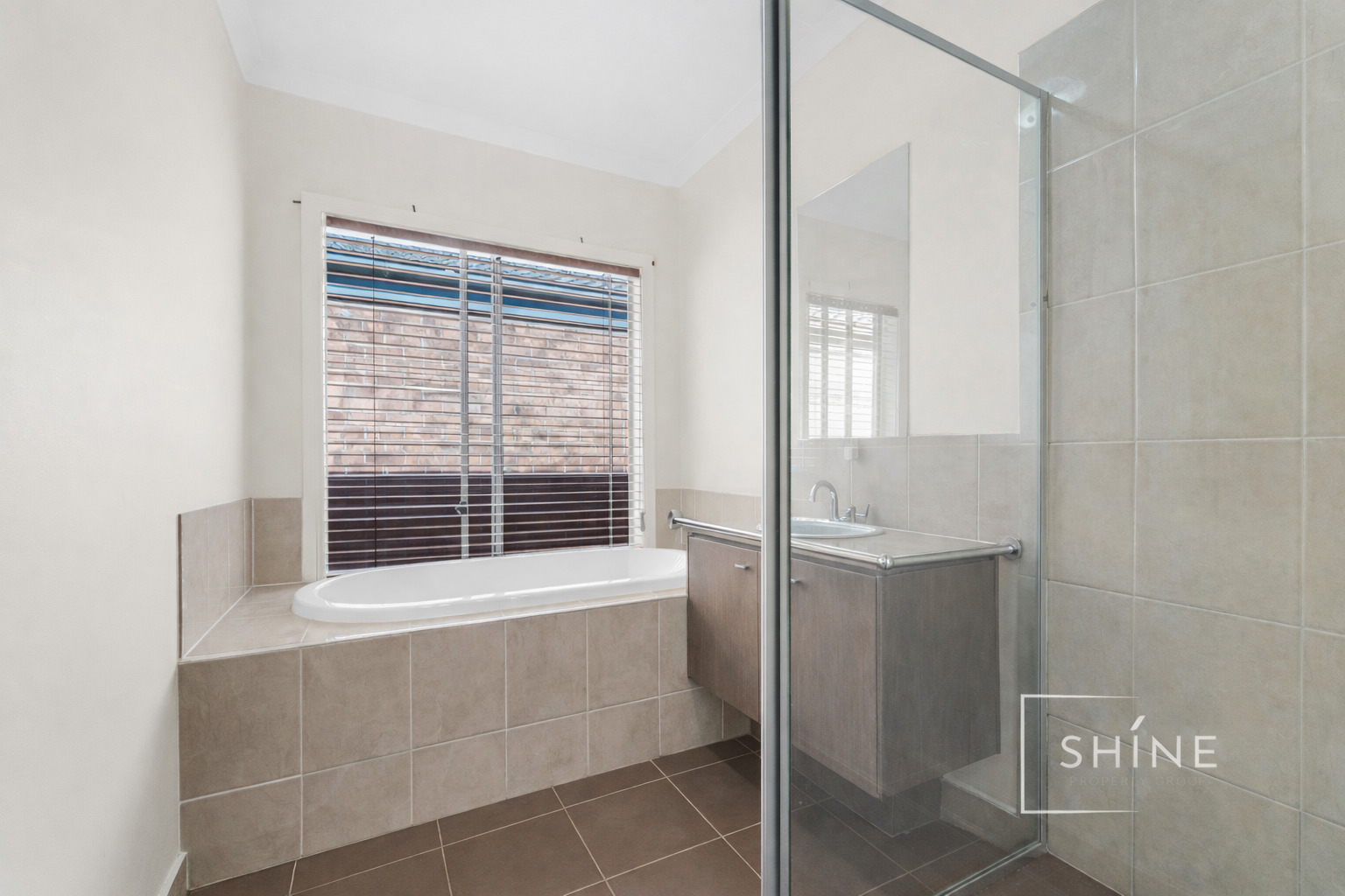 5 Autumn Fields Drive, Cranbourne North, VIC 3977 - Image 9