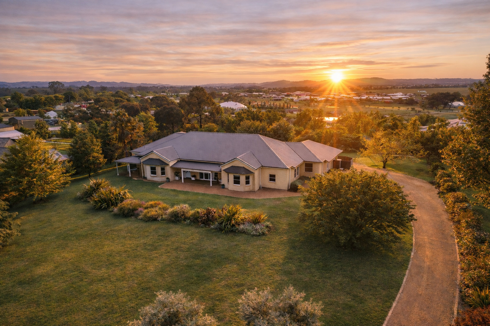 18 ROBERT HODDLE GROVE, Bombira NSW 2850 - Image 1