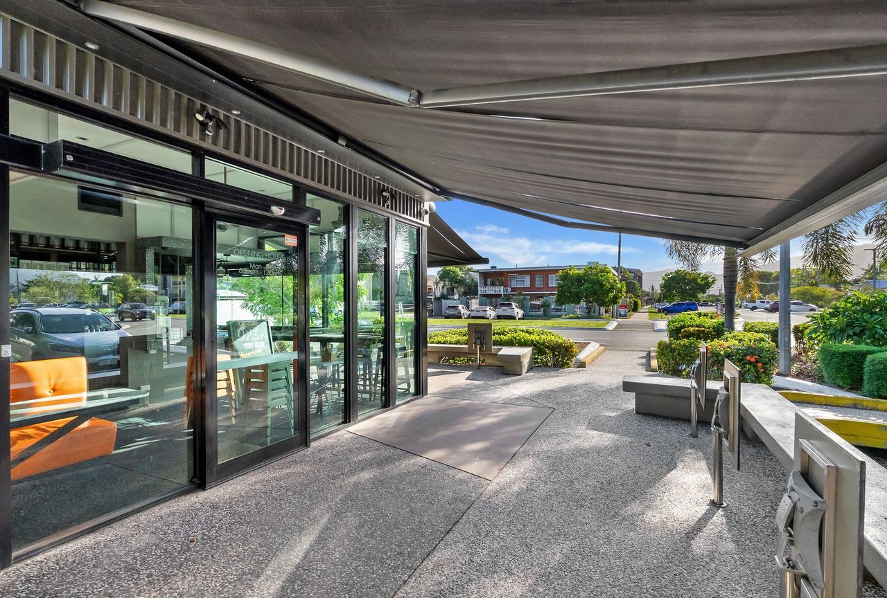 204 Lake Street, Cairns North, QLD 4870 - Image 2
