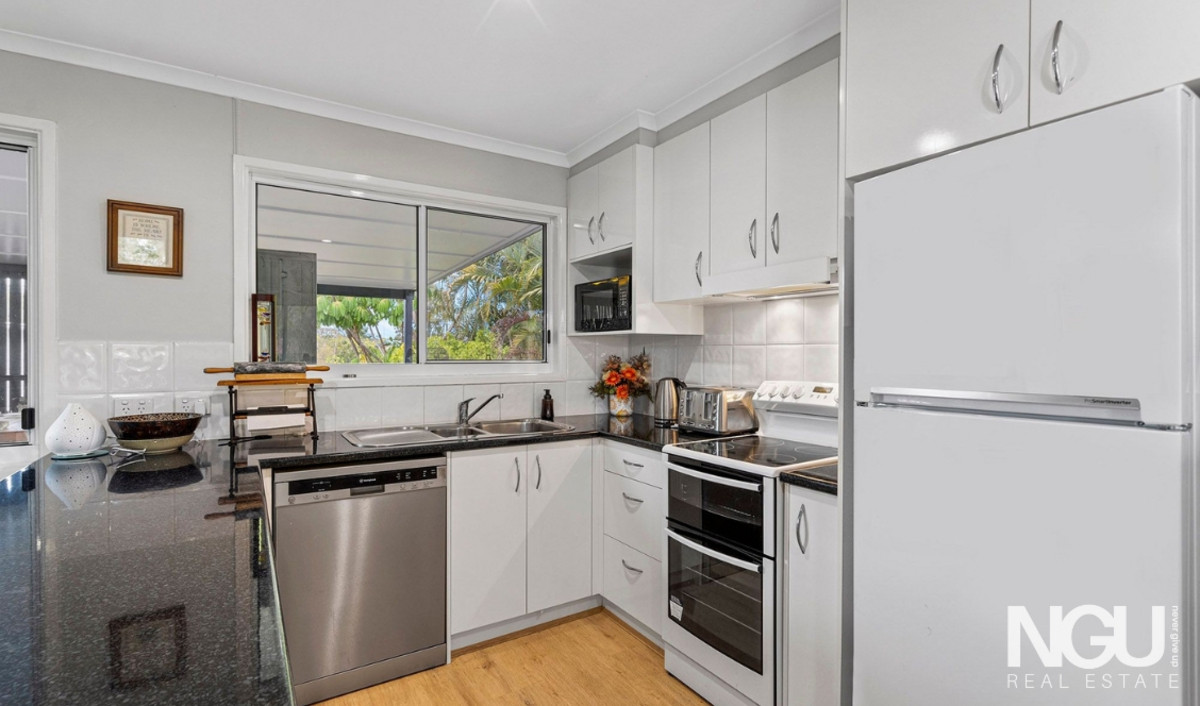 13 MAPLE STREET, Marsden QLD 4132 - Image 4