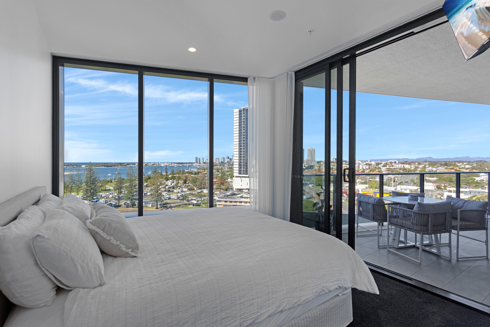 1106/180 Marine Parade, Labrador, Qld, 4215 - Image 10