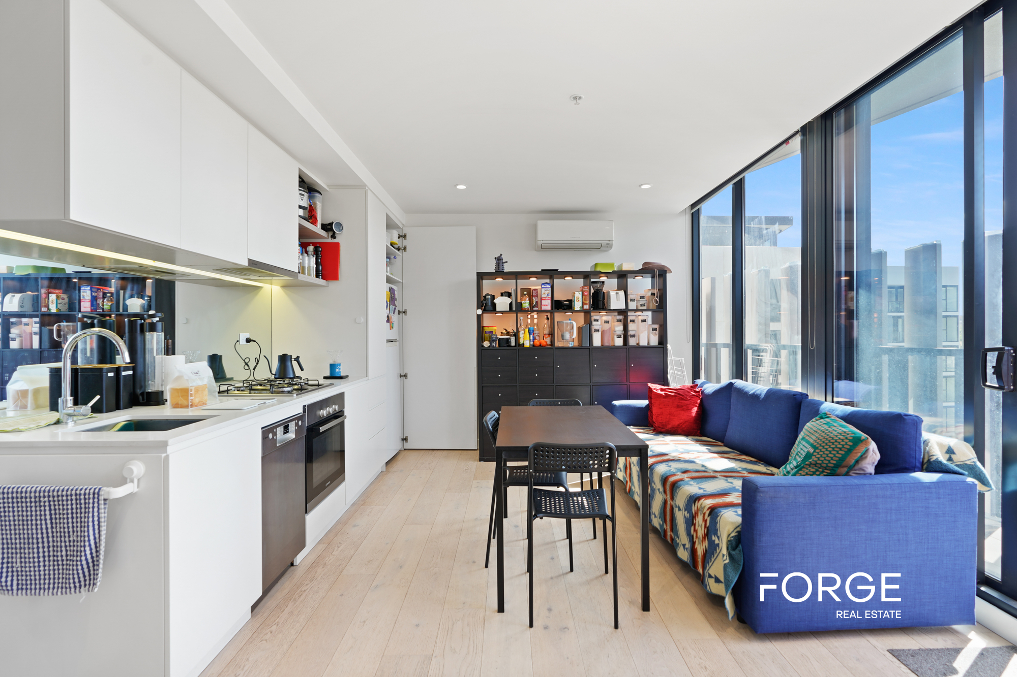 604/130 Dudley Street, West Melbourne, Vic, 3003 - Image 2