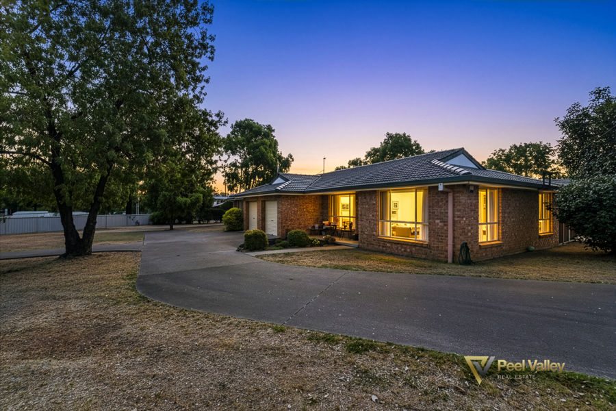 4-bedroom unit at 1/24 Nancy Street, South Tamworth, NSW 2340, Tamworth, New South Wales