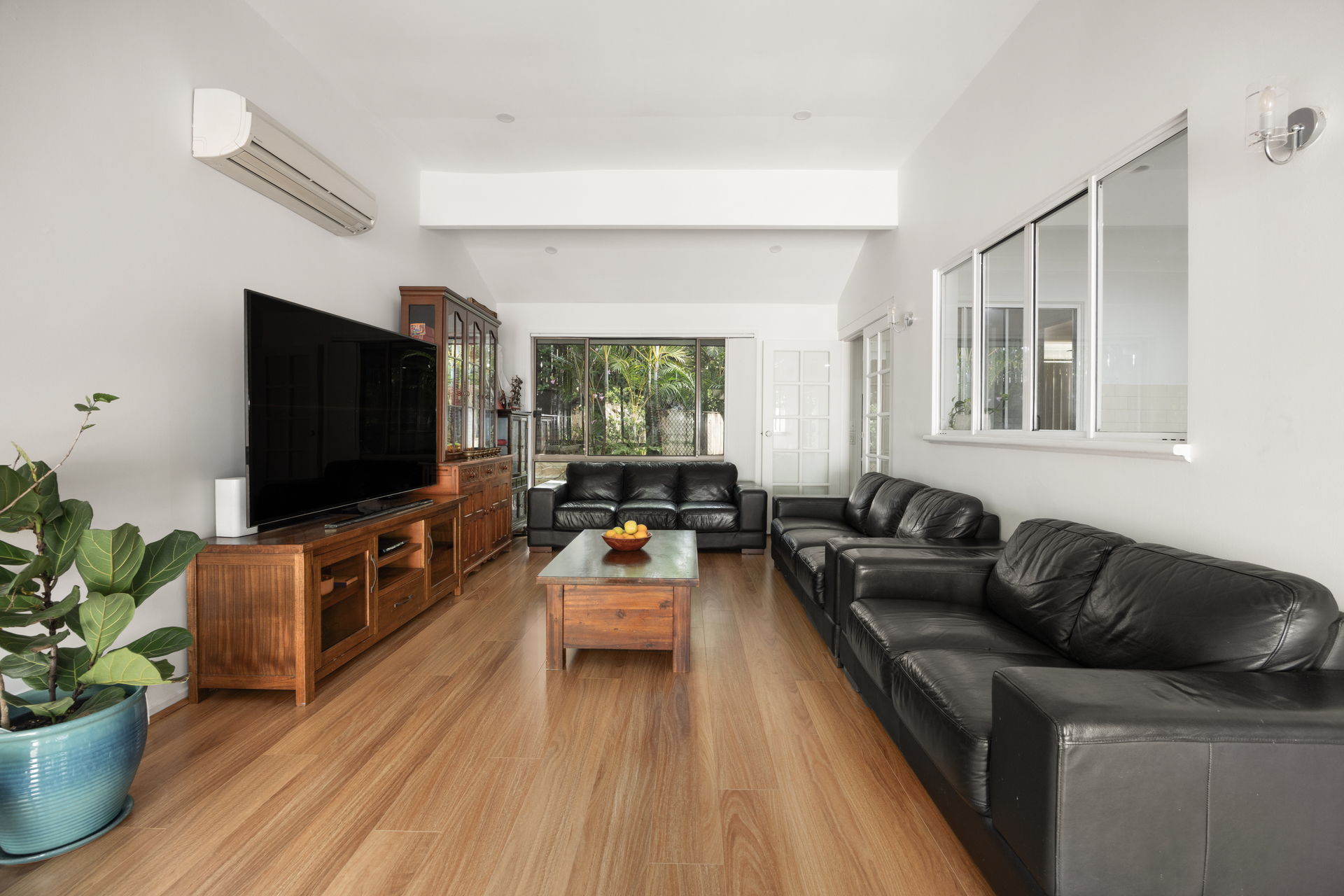 4-bedroom house at 26 Victor Road, Brookvale, NSW 2100, Northern Beaches, New South Wales