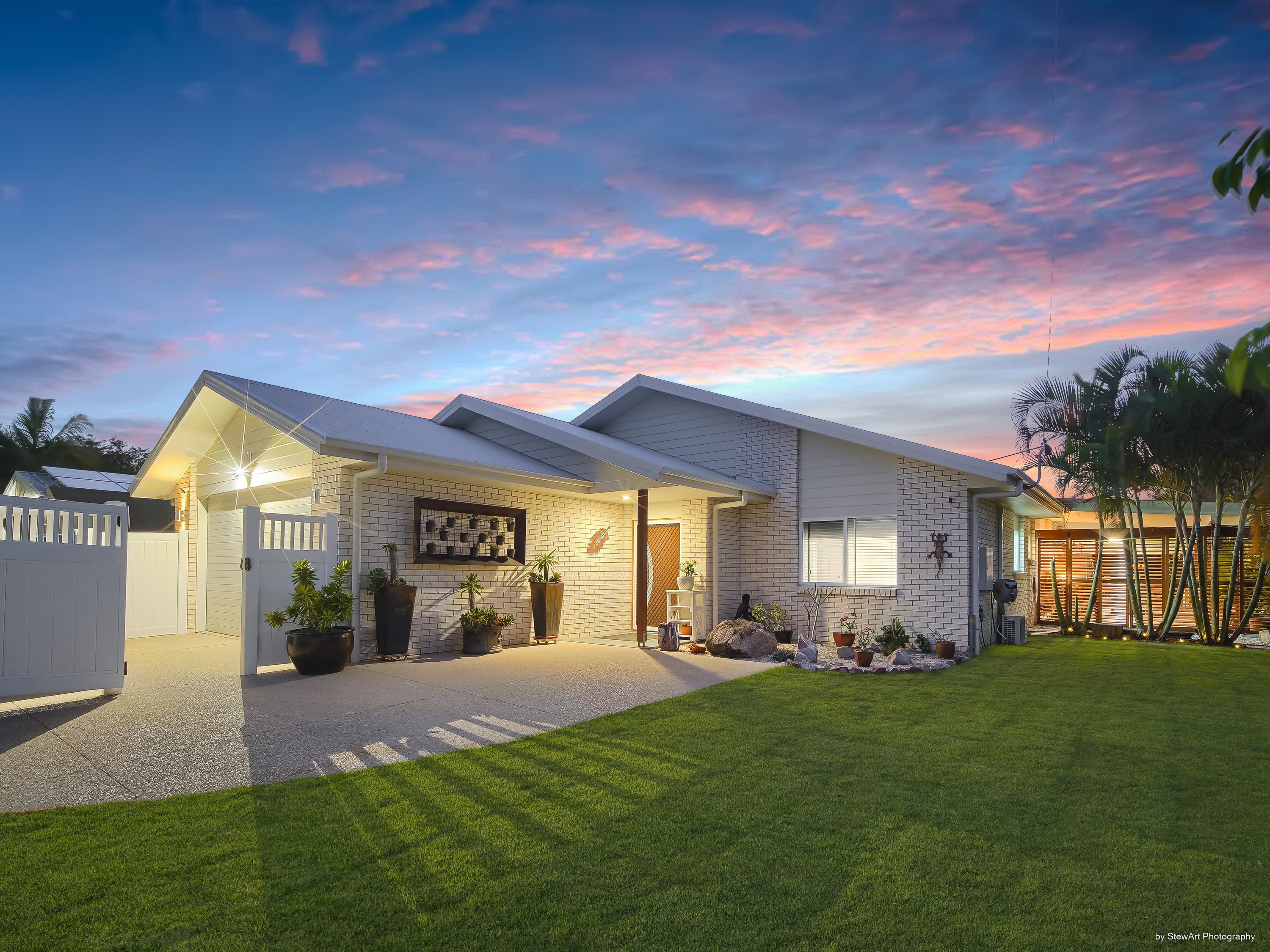 13 Herbert Street, Urangan, QLD 4655 - Image 2