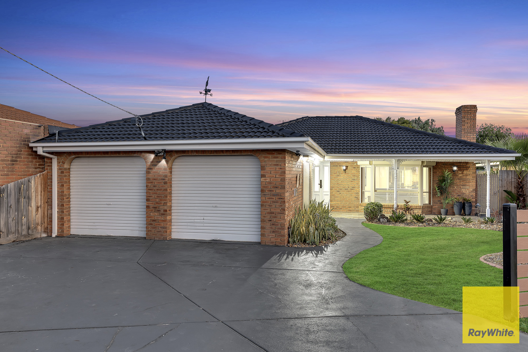 18 TOWNVILLE CRESCENT, Hoppers Crossing VIC 3029 - Image 1