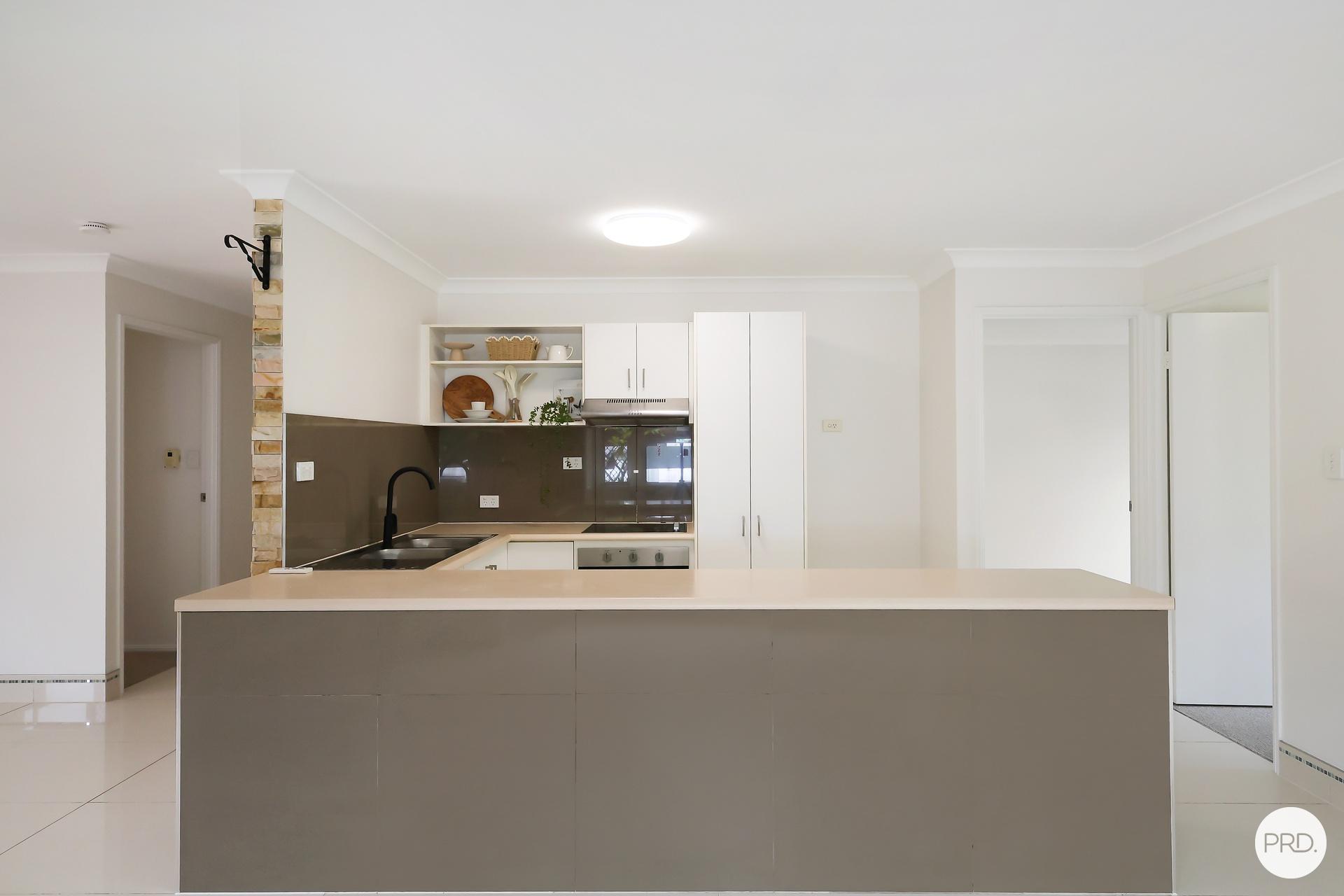 18 1 DOYALSON PLACE, HELENSVALE QLD 4212 - Image 3