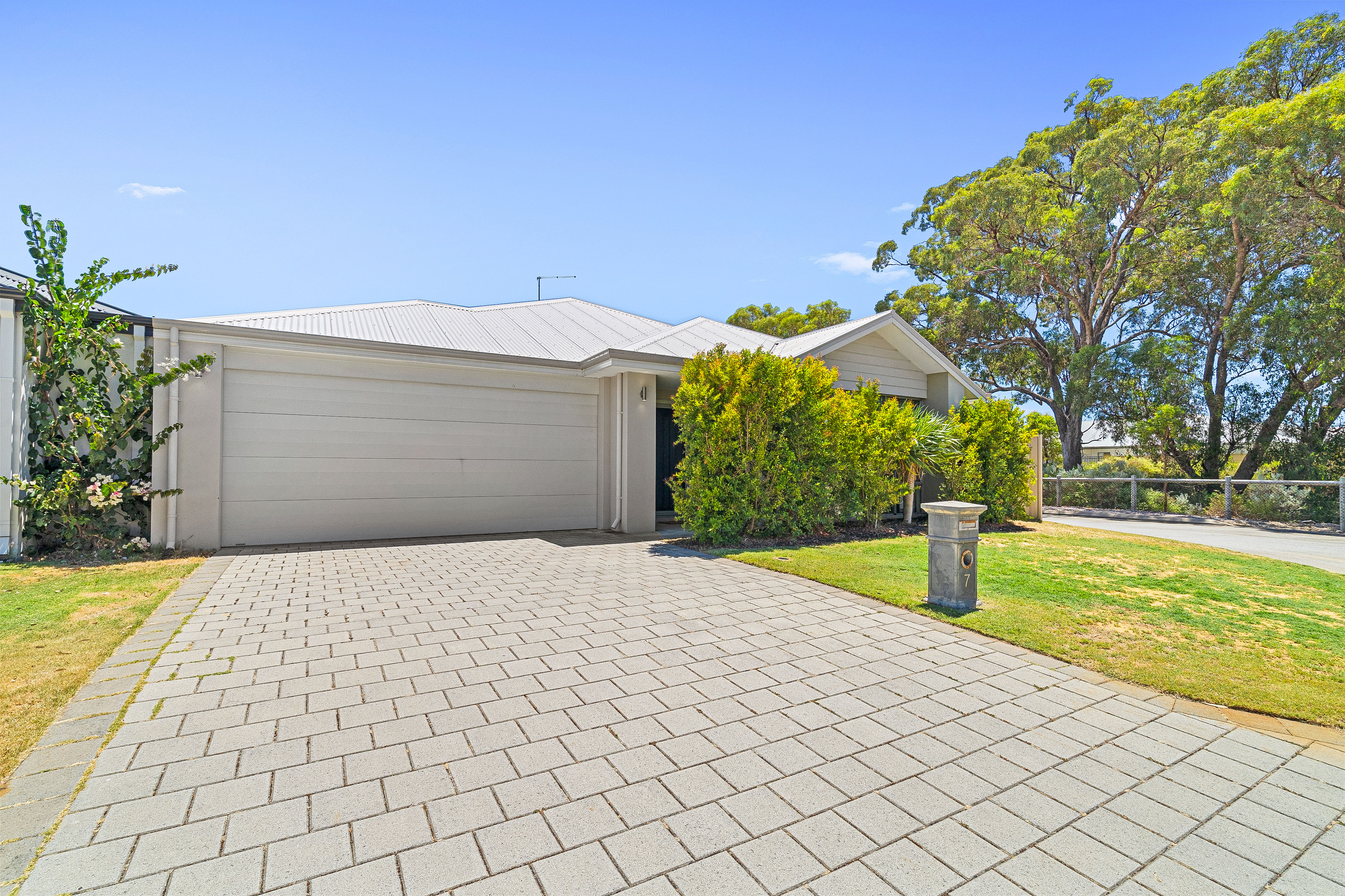 7 BREEZY WAY, Meadow Springs WA 6210 - Image 2