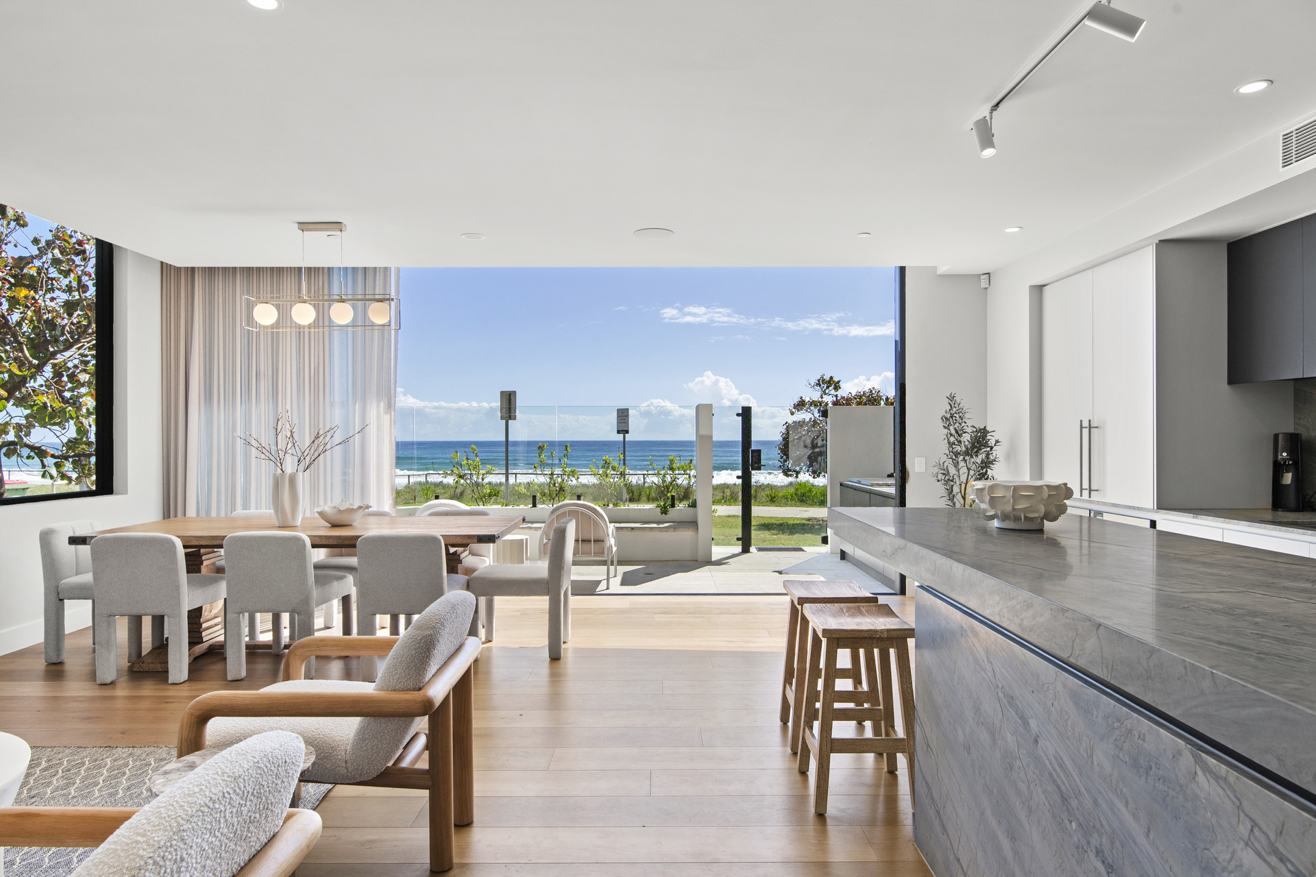 492 The Esplanade, Palm Beach, Qld, 4221 - Image 5