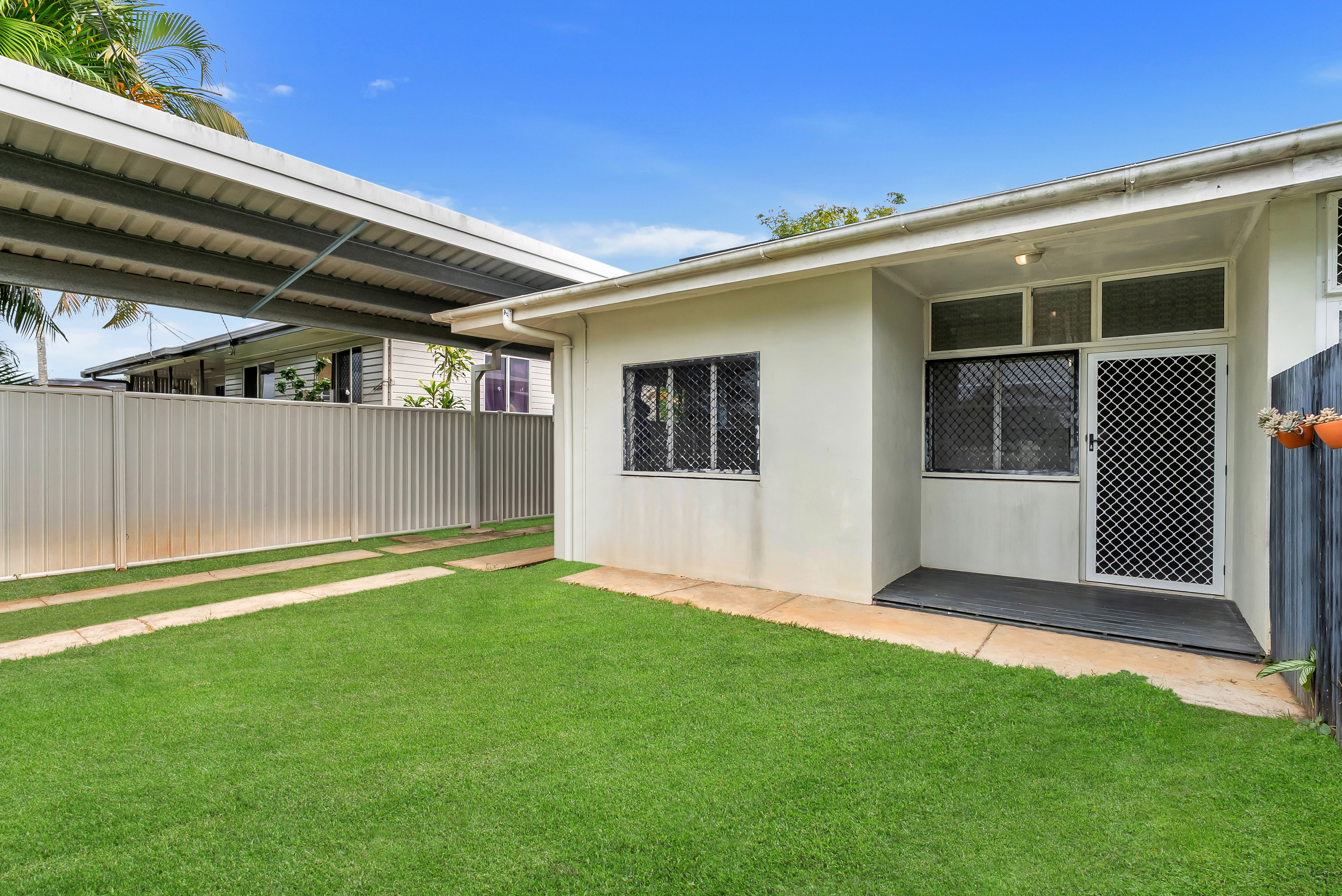 1/233 Buchan Street, Westcourt, QLD 4870 - Image 2