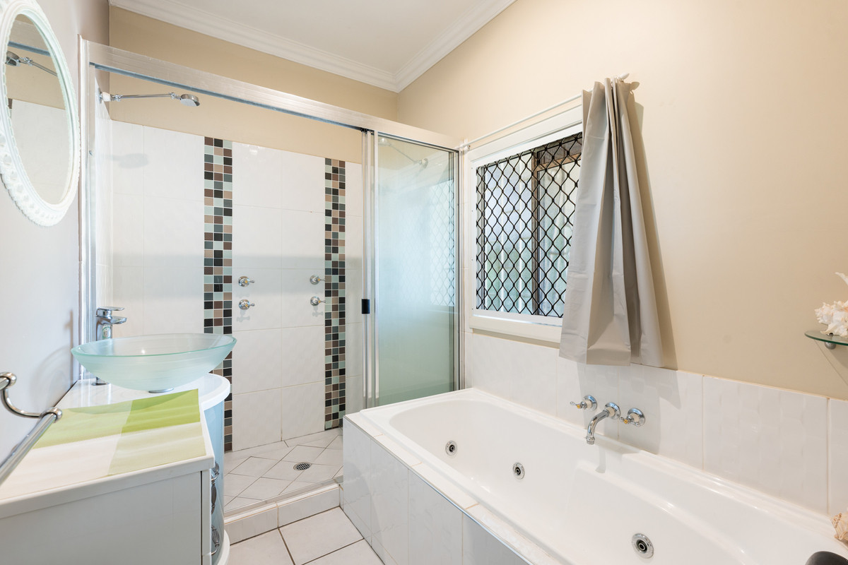 12 COLLINS STREET, Mount Lofty QLD 4350 - Image 8