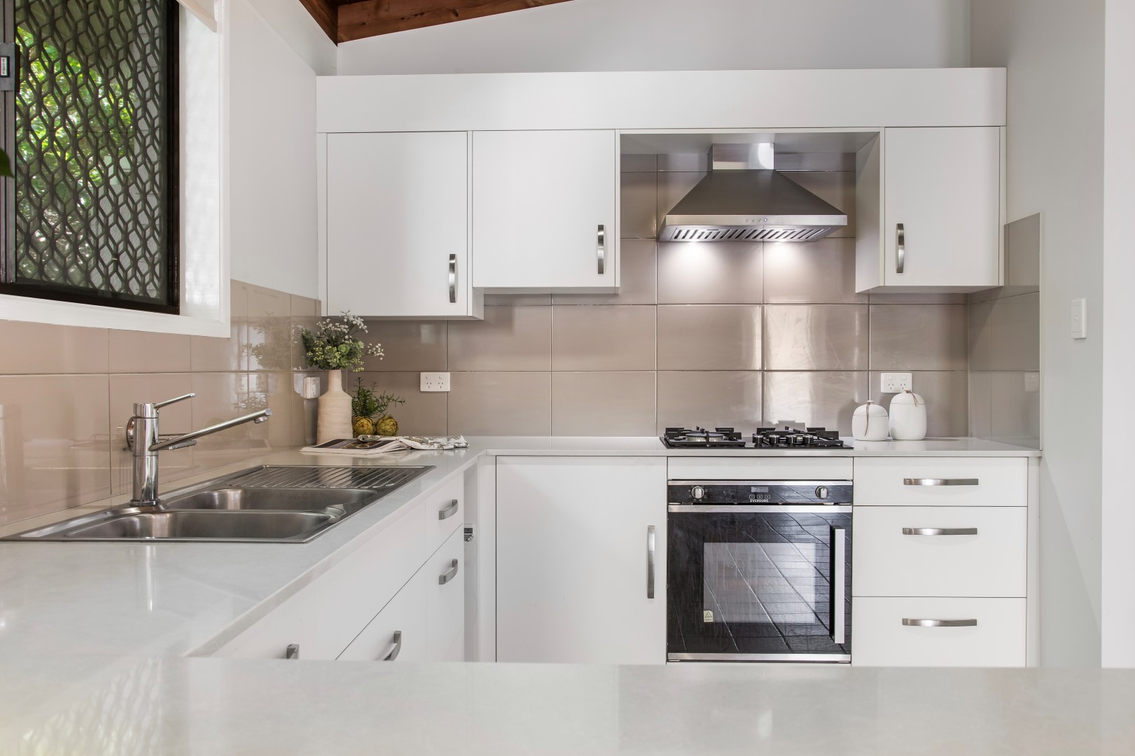 42 Messines Ridge Road, Tarragindi, Qld, 4121 - Image 6