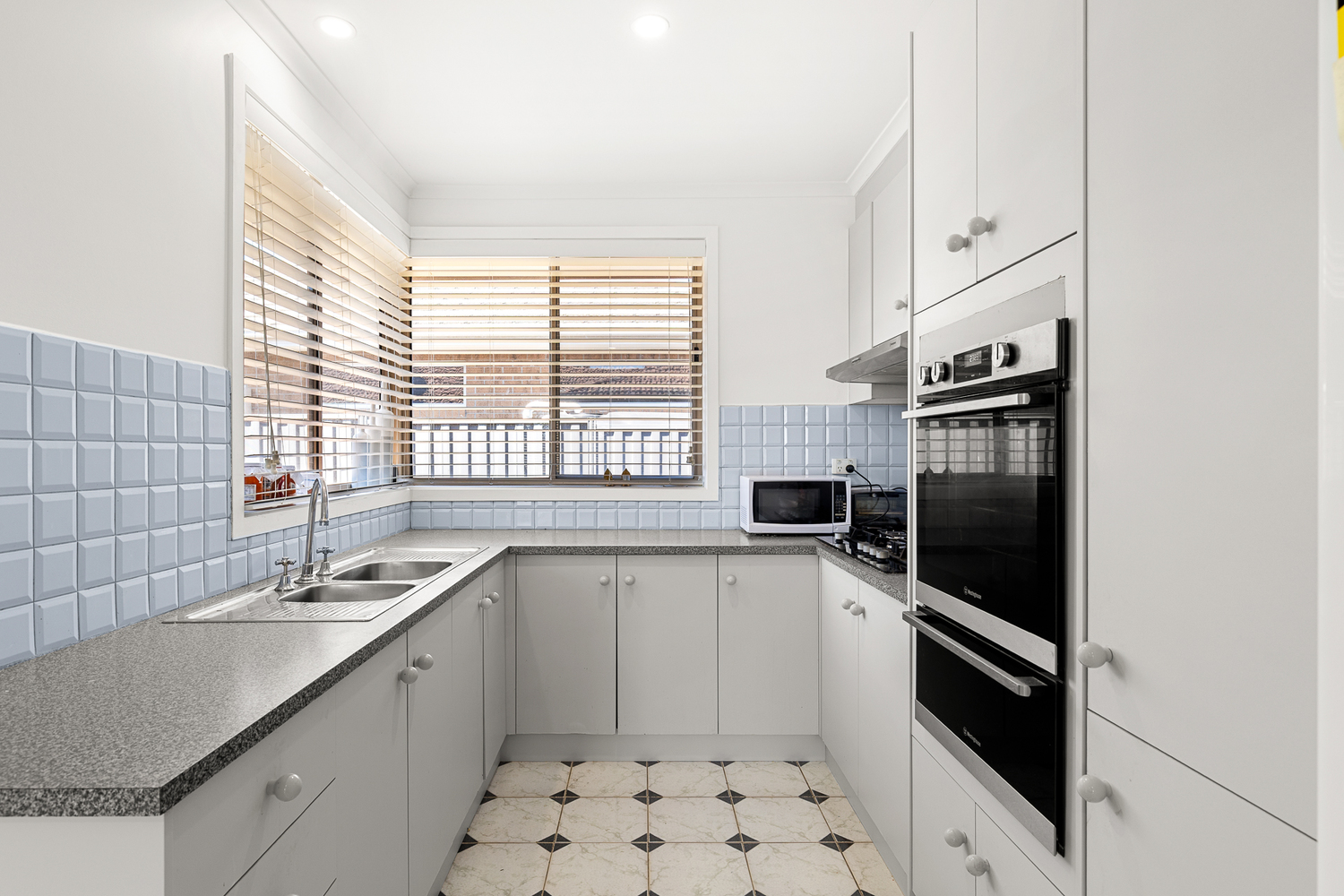 2 70 DELBRIDGE DRIVE, SYDENHAM VIC 3037 - Image 6