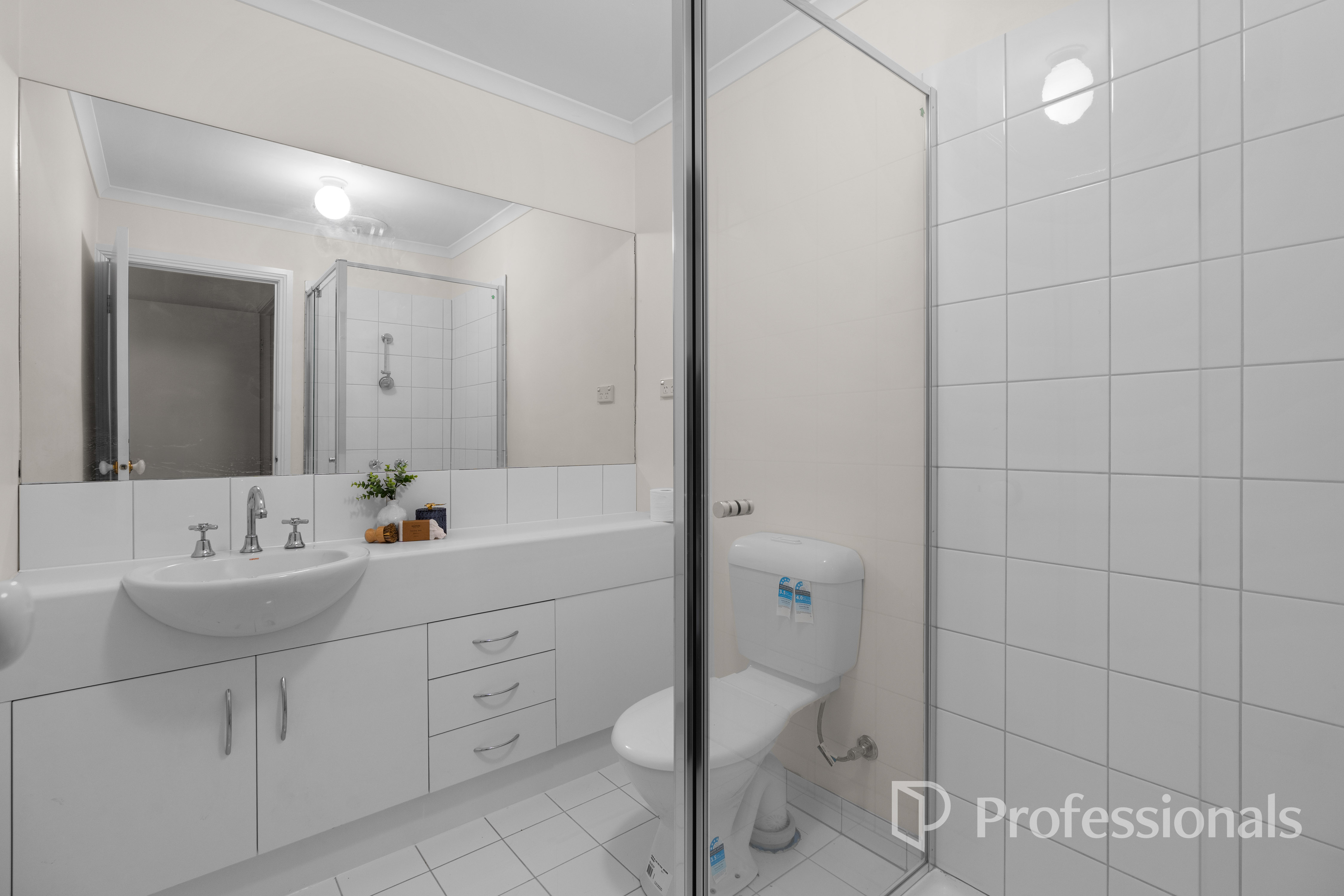 3-bedroom unit at 18 15 LEWIS ROAD, WANTIRNA SOUTH VIC 3152, Knox, Victoria