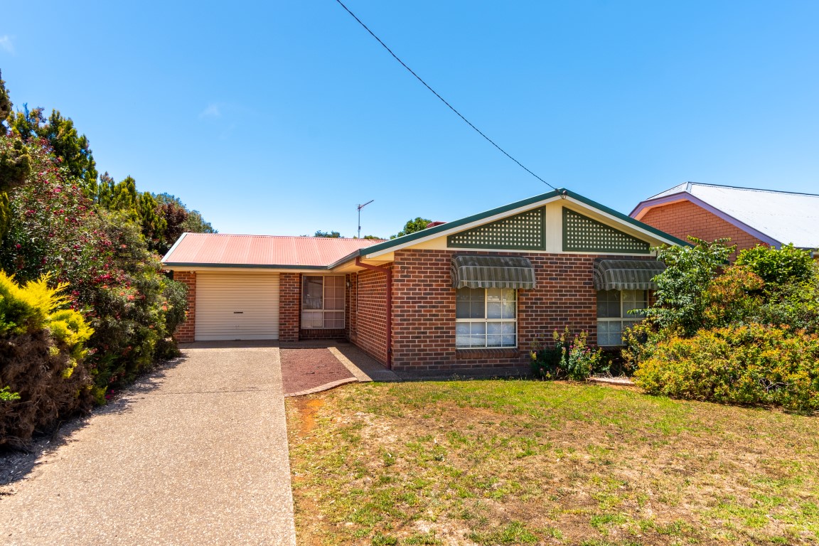 91 POLARIS STREET, Temora NSW 2666 - Image 1