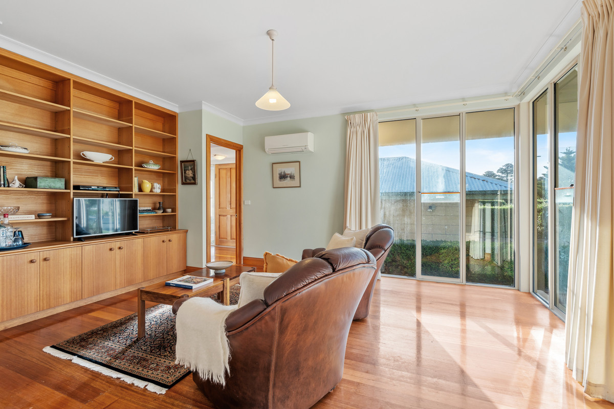 3-bedroom house at 1/7 Regent, Port Fairy, Vic, 3284, Moyne, Victoria