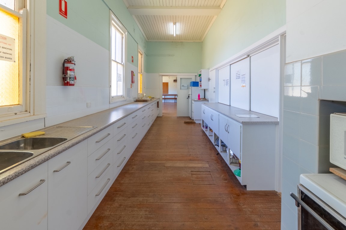 99 Deboos Street, Temora, Nsw, 2666 - Image 10