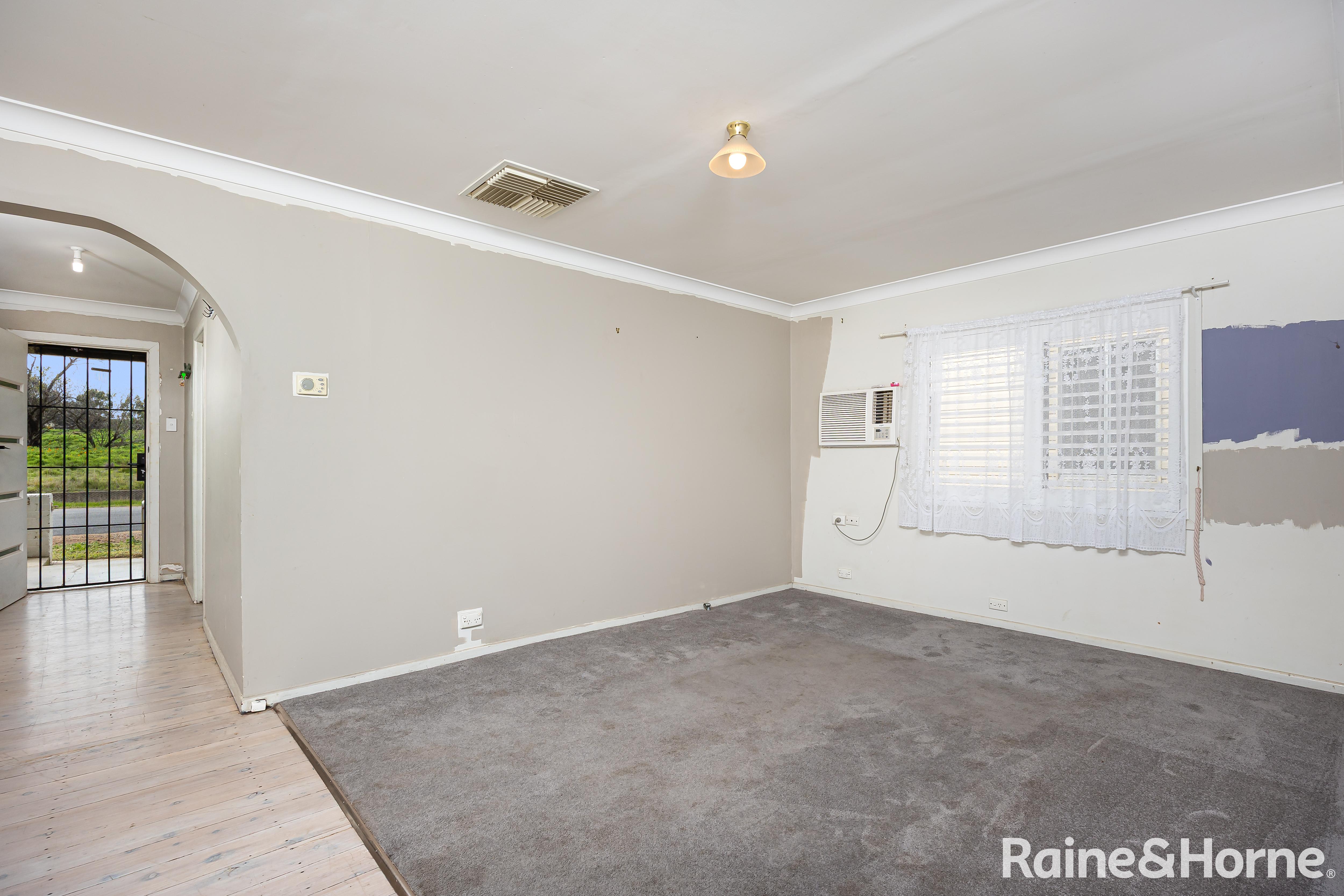 71 Junction Street, Junee, NSW 2663 - Image 2