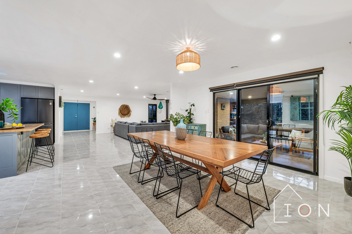 2 FERNDOWN DRIVE, Cranbourne VIC 3977 - Image 10