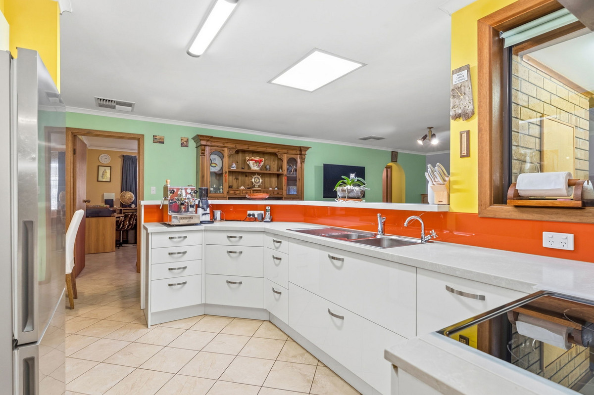 6 Burnside Road, Strathalbyn, SA 5255 - Image 4
