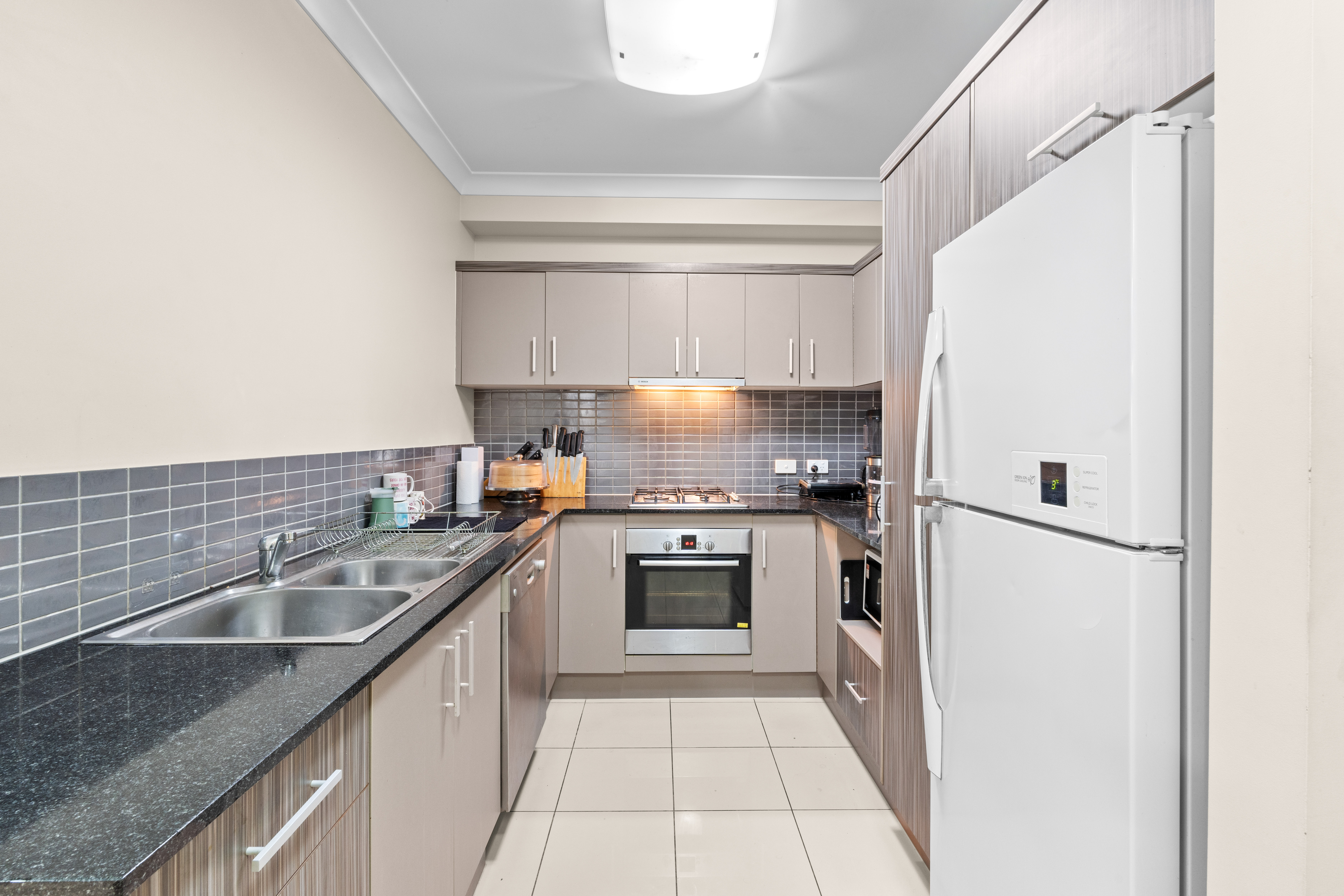 1106/37-41 Mann Street, Westcourt, QLD 4870 - Image 4