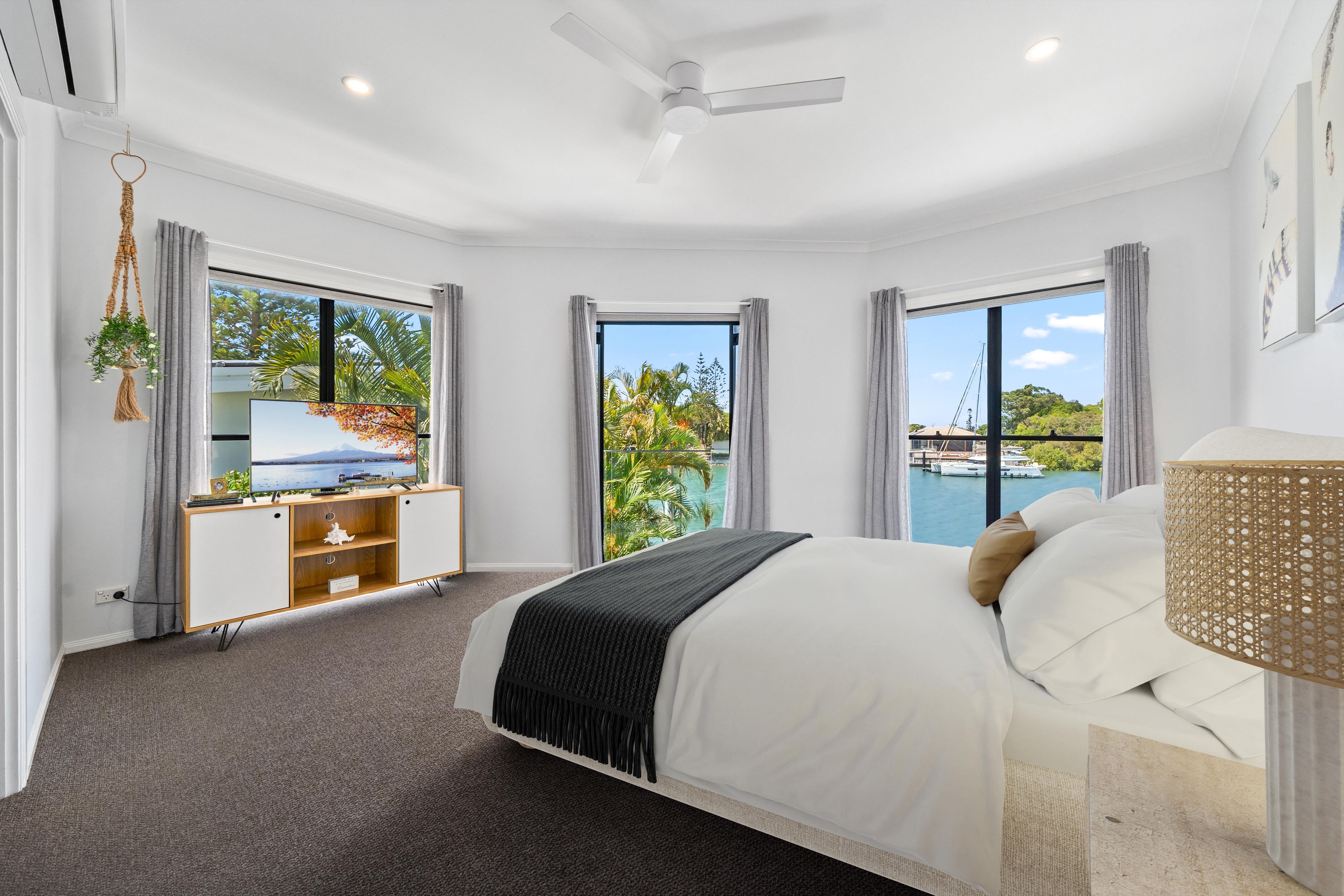 5-bedroom house at 2 Mooloolah Island, Minyama, QLD 4575, Sunshine Coast, Queensland