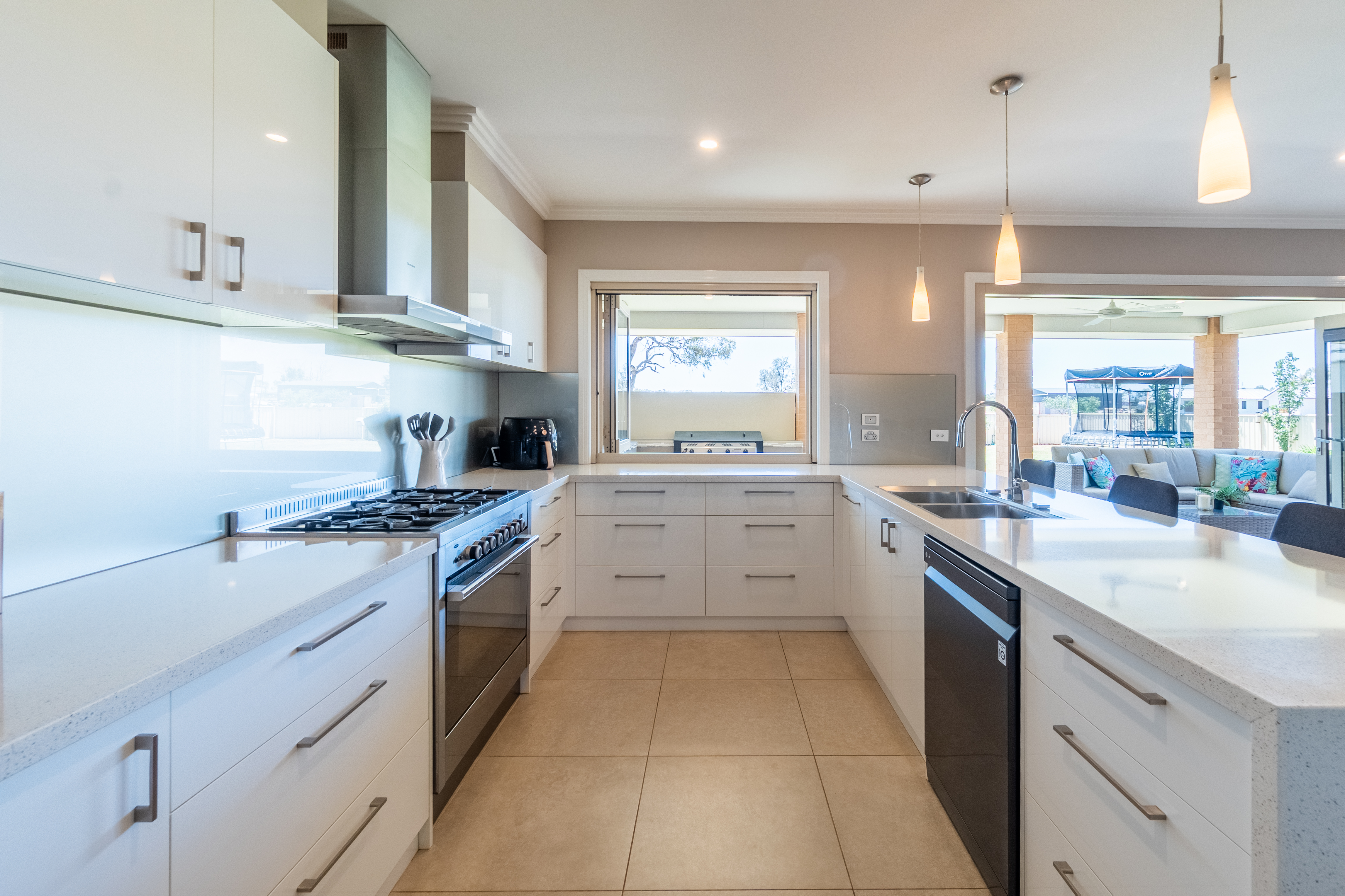 5-bedroom house at 9 Evatt Street, Temora, NSW 2666, Temora, New South Wales