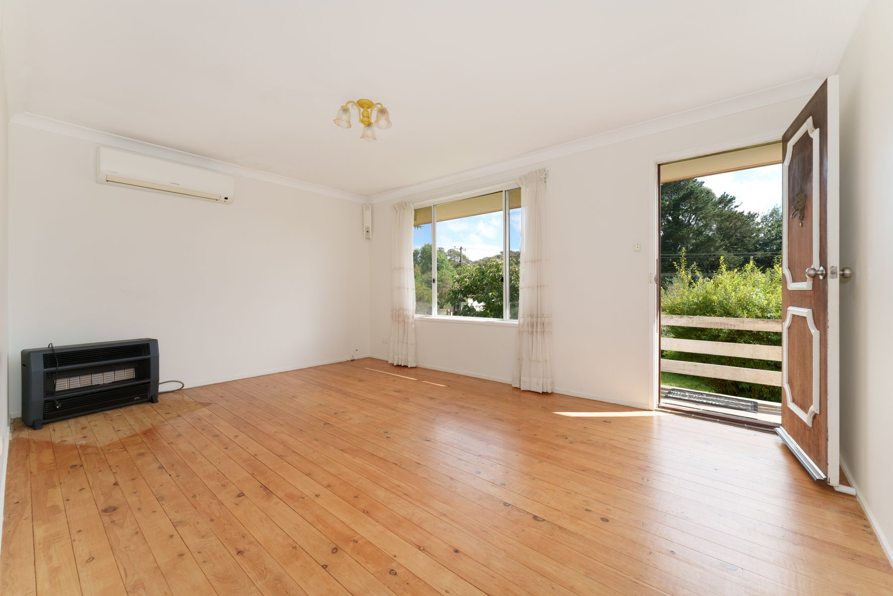 10 RUPERT STREET, Katoomba NSW 2780 - Image 2
