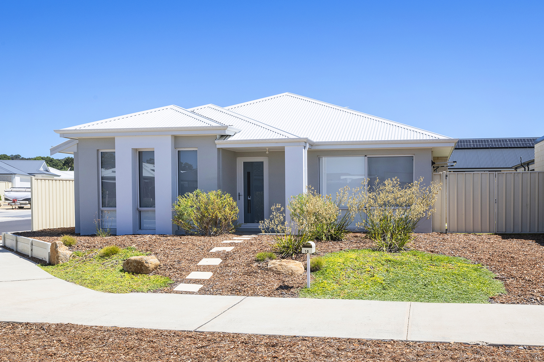 10 Chicago Way, Dunsborough, WA 6281 - Image 1