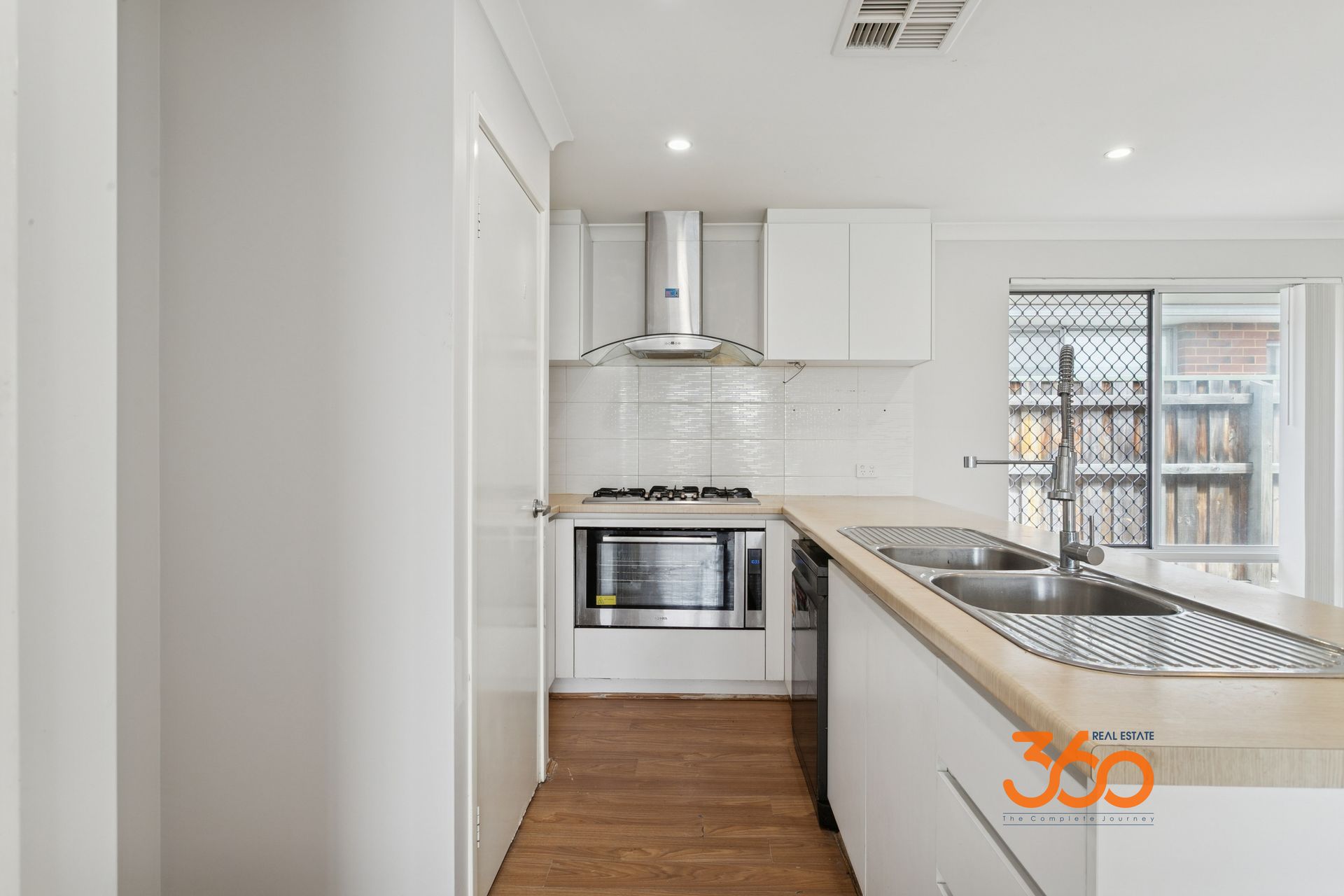 52 Cheriton Avenue, Ellenbrook, WA 6069 - Image 9