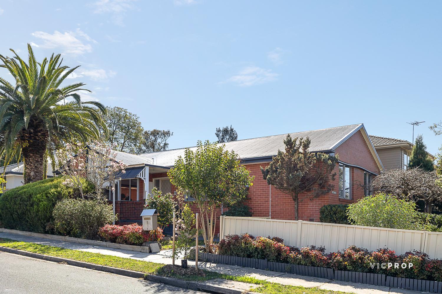 3-bedroom house at 1 DELTA ROAD, Macleod VIC 3085, Banyule, Victoria