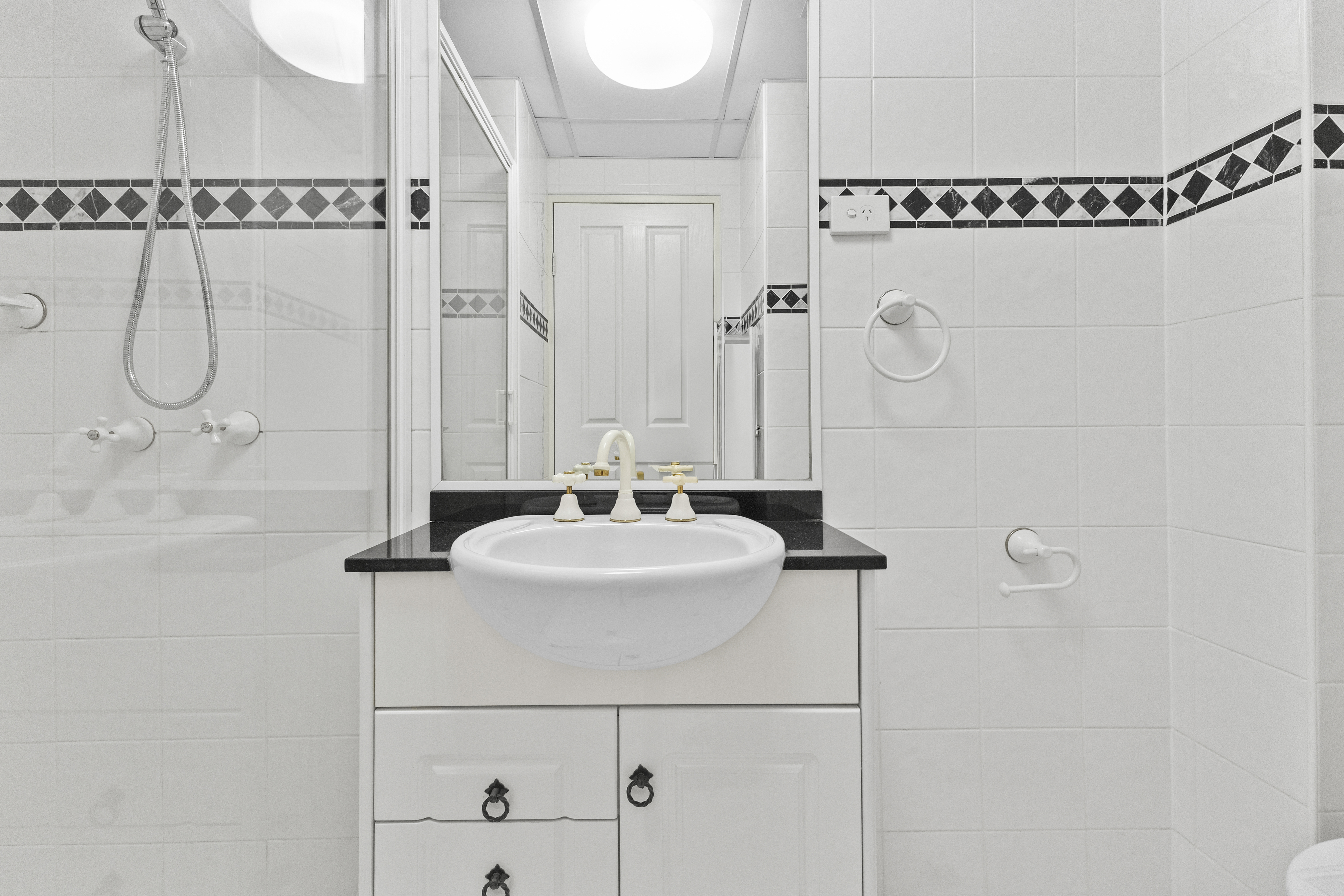 8/23-25 Burdett Street, Hornsby, NSW 2077 - Image 6